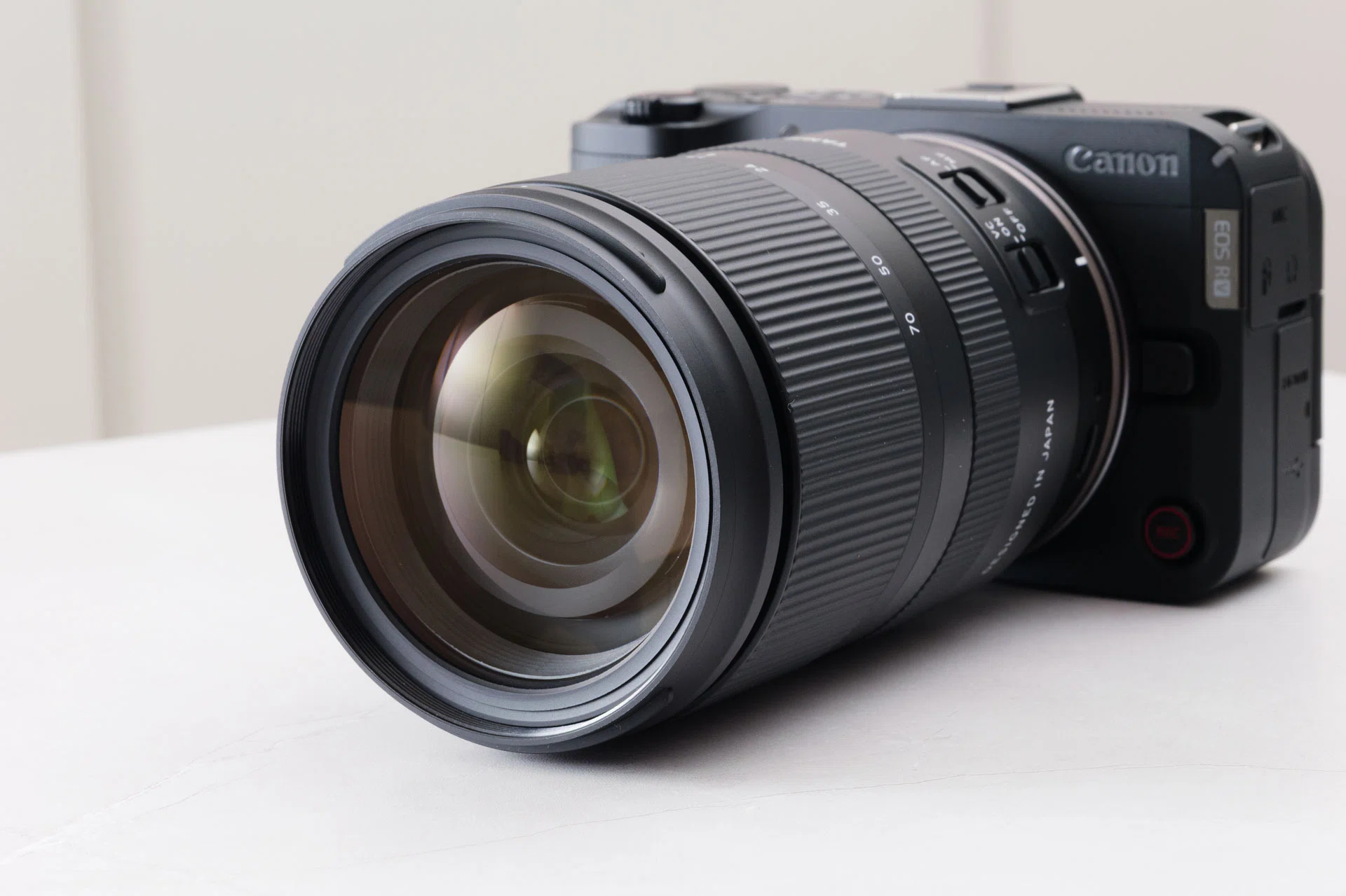 タムロン 17-70mm F2.8 のRFマウント用レビュー｜外観と操作性の