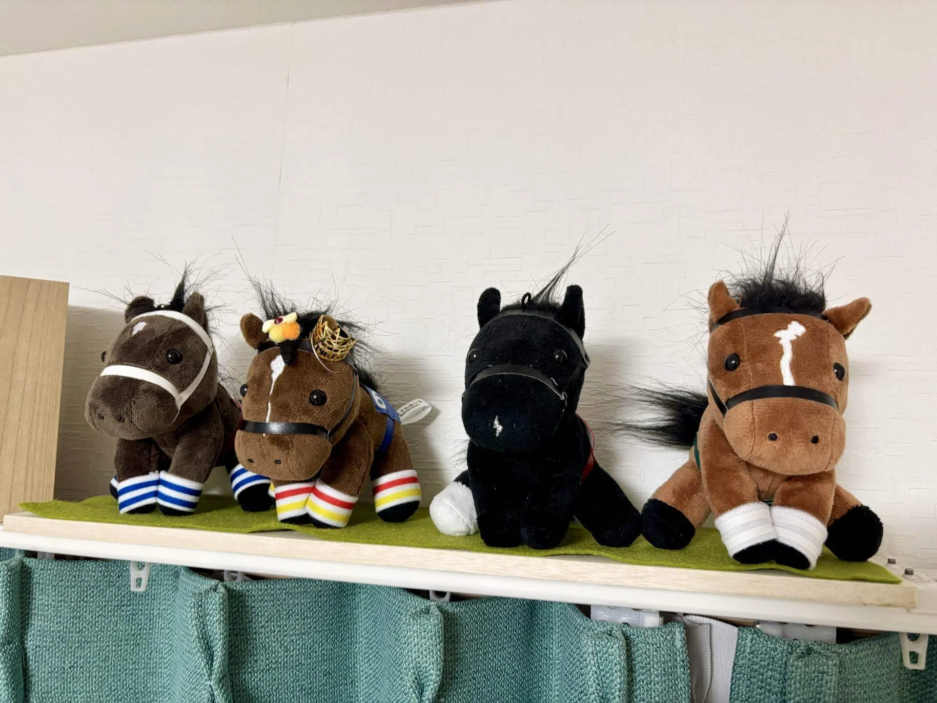 競走馬 ぬいぐるみ 7体セット 収納ポケット付き 競馬グッズの収納を頑張ってみる 第2弾（ぬいぐるみ類）｜はまなす