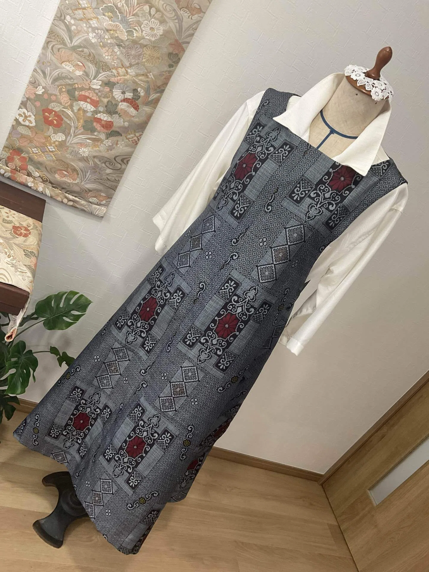着物リメイク❣️ 大島紬着物からエプロンドレス❣️ 大島紬から