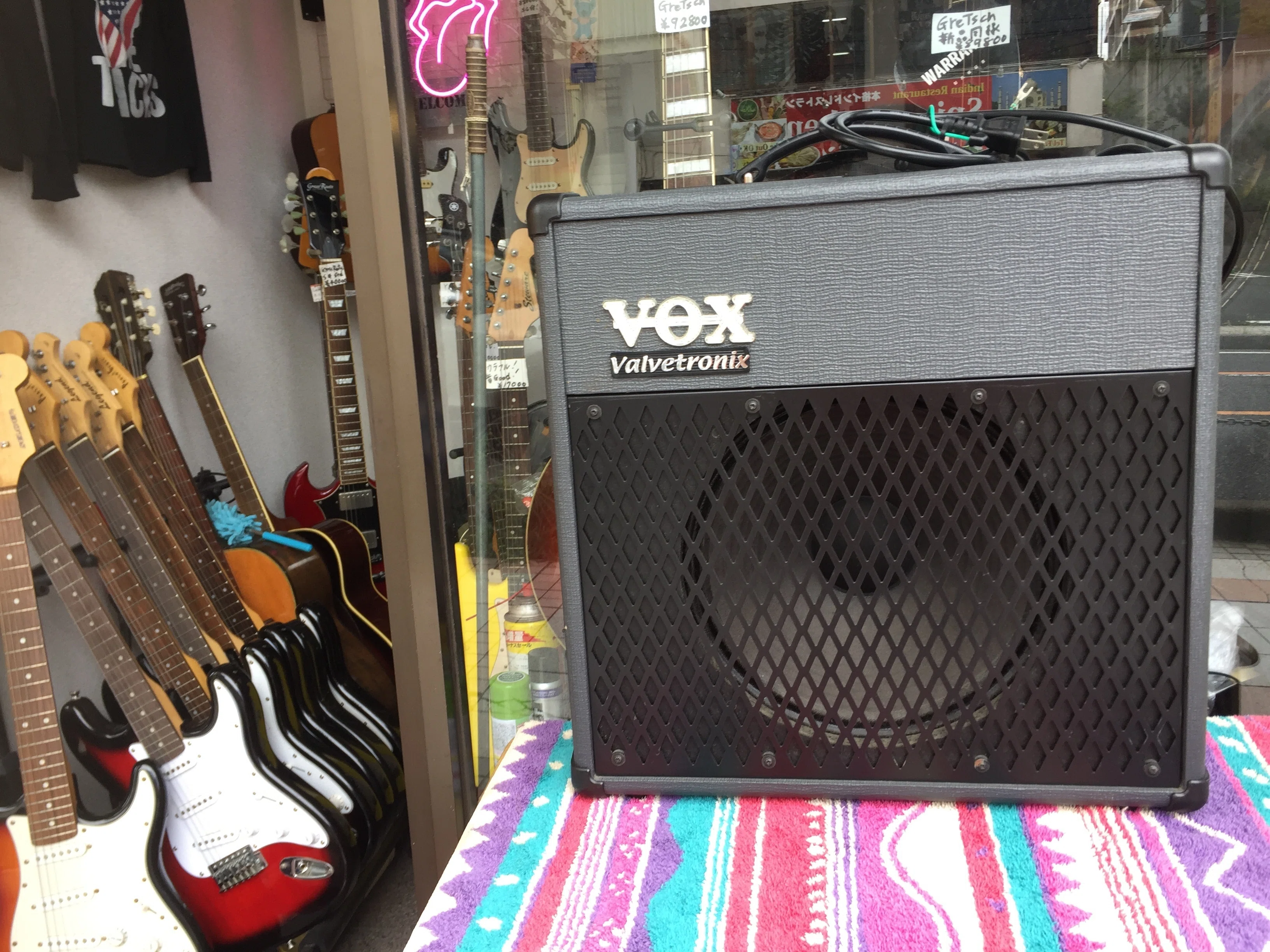 ジェリーズギター秘話】憧れのビートルズ・アンプ『VOX』という文字の