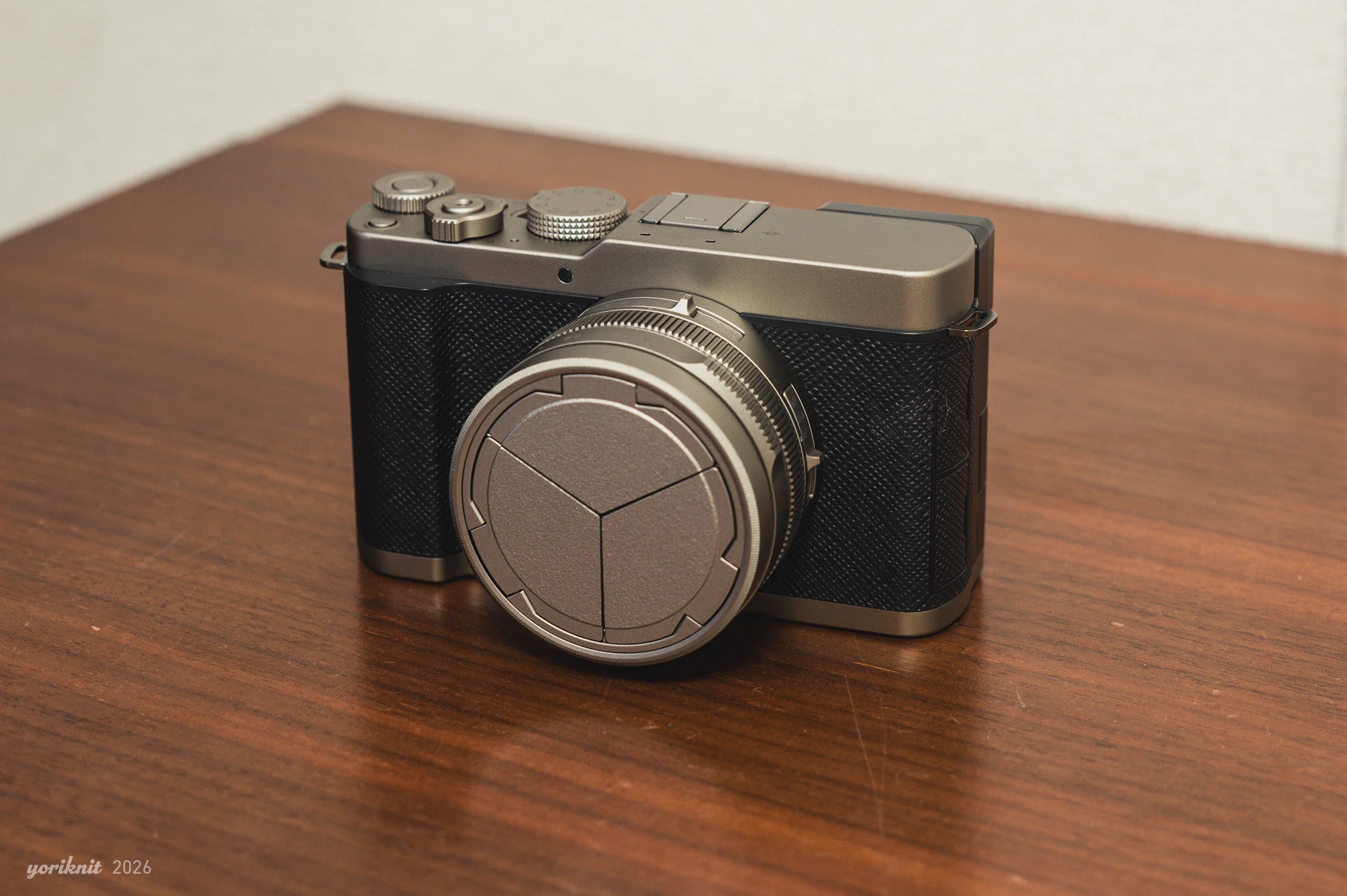 LUMIX L10 チタンゴールドがやってきた。｜yoriknit