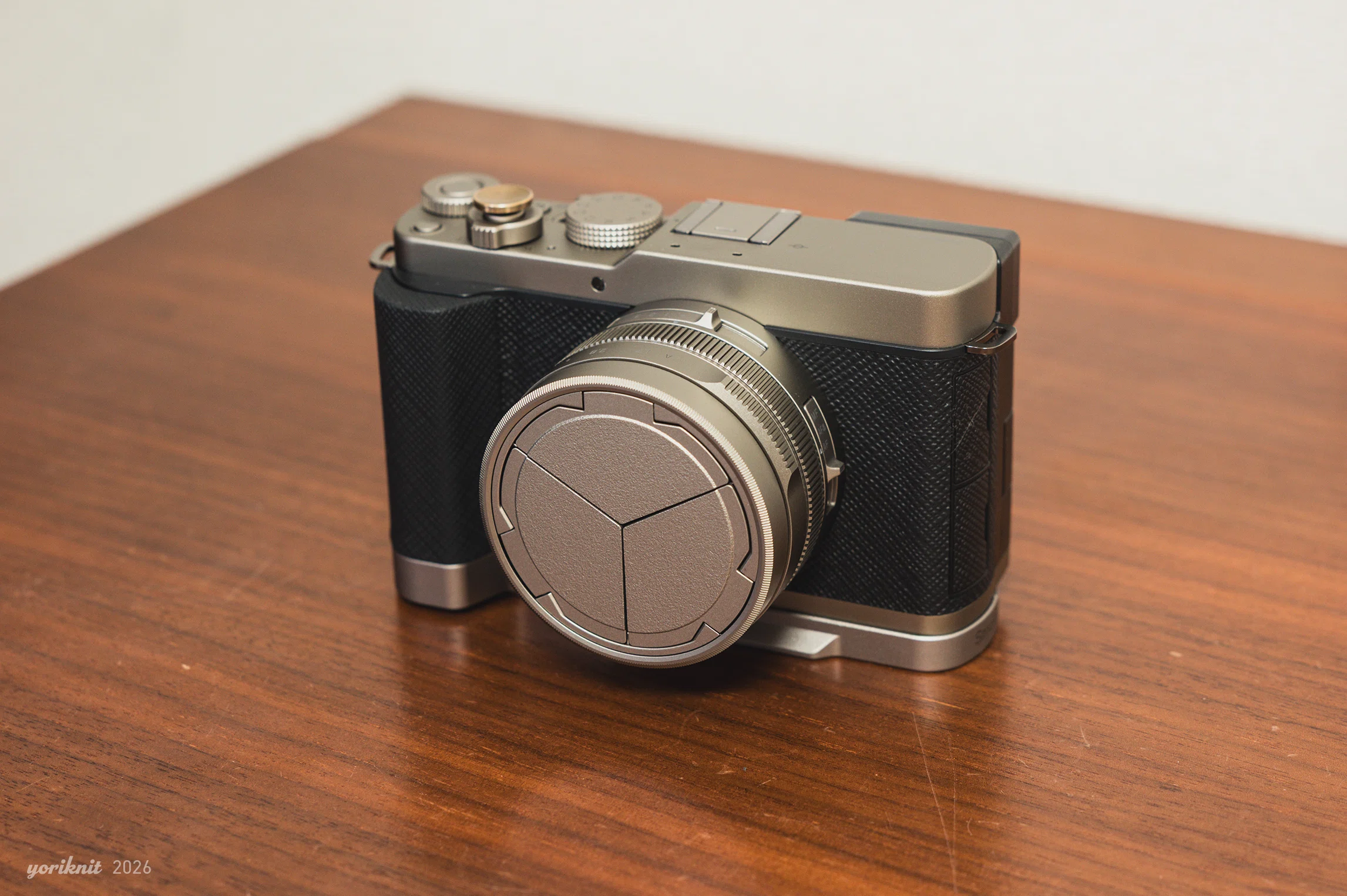 LUMIX L10 チタンゴールドがやってきた。｜yoriknit
