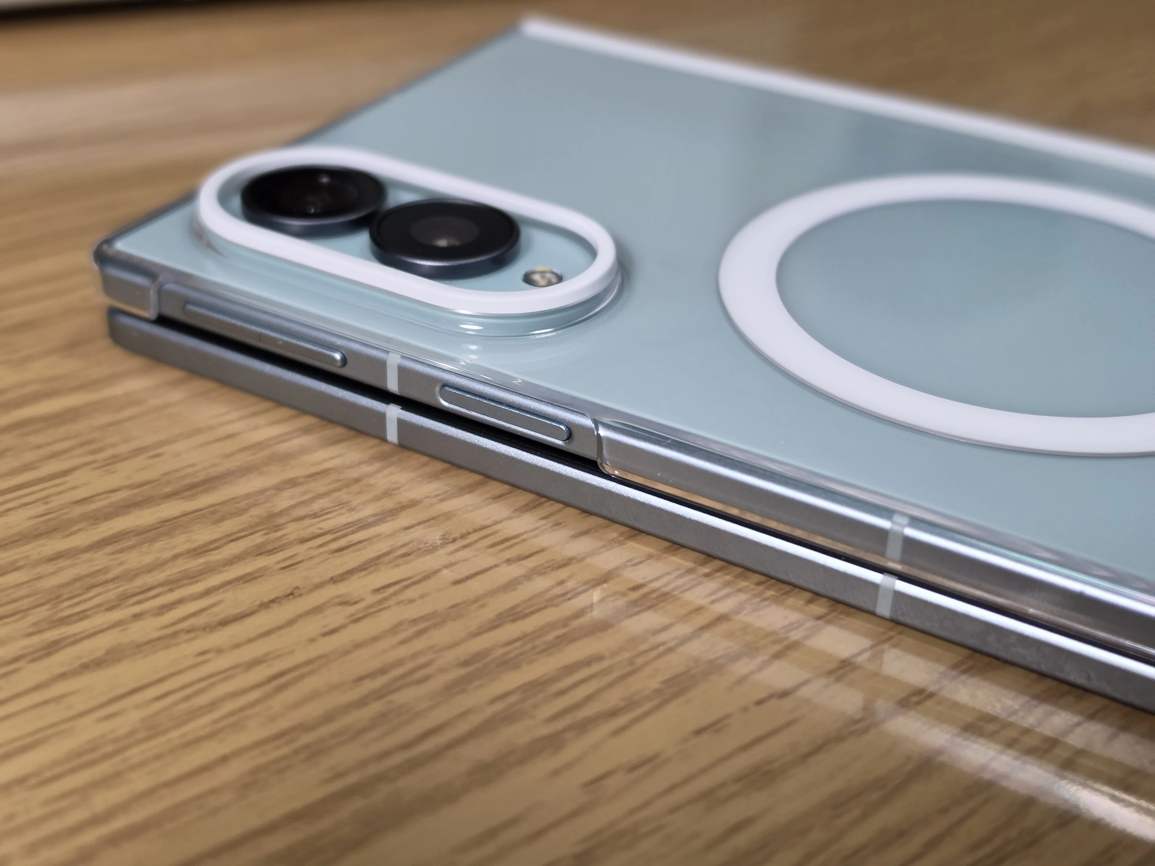 Let's protect the hinge too. A review of the official Samsung Galaxy Z ...