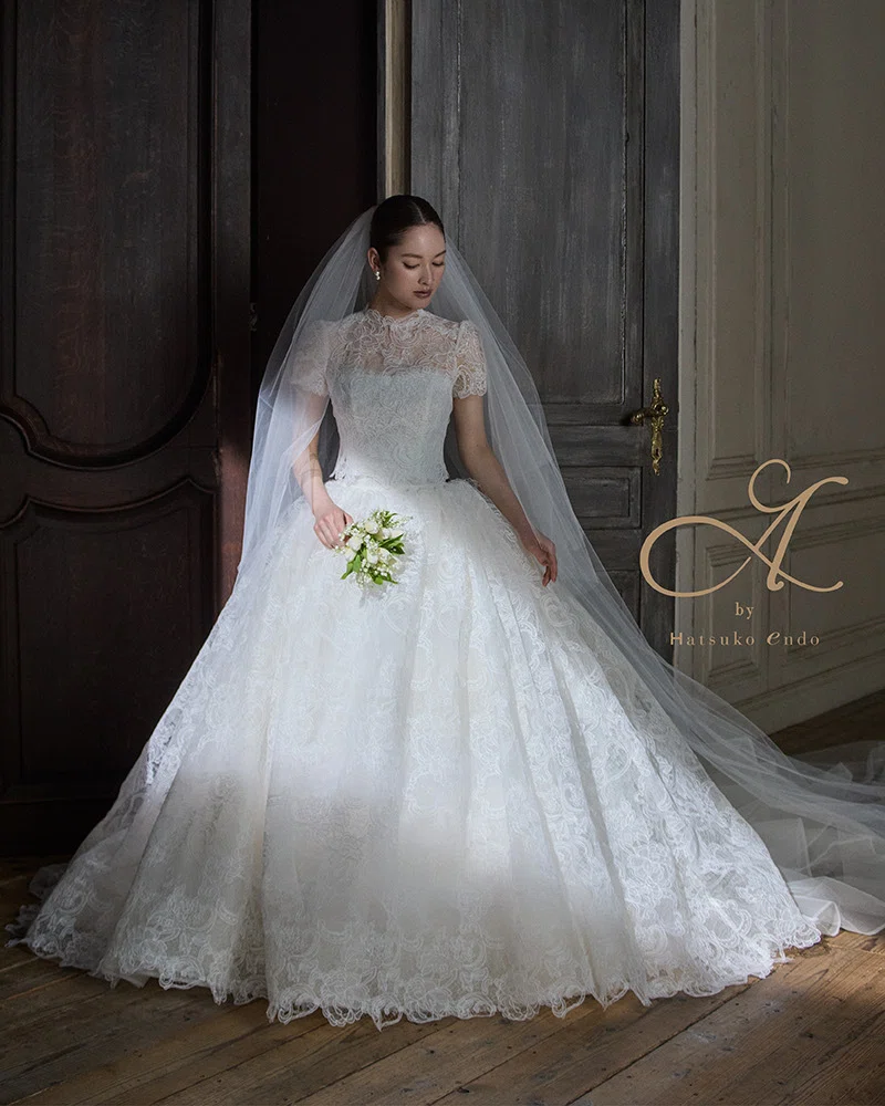 Differences in Wedding Dress Neckline Designs: Explaining Bustier, Sweetheart, V-Neck, and Off-Shoulder｜Total Wedding Salon BRIDES