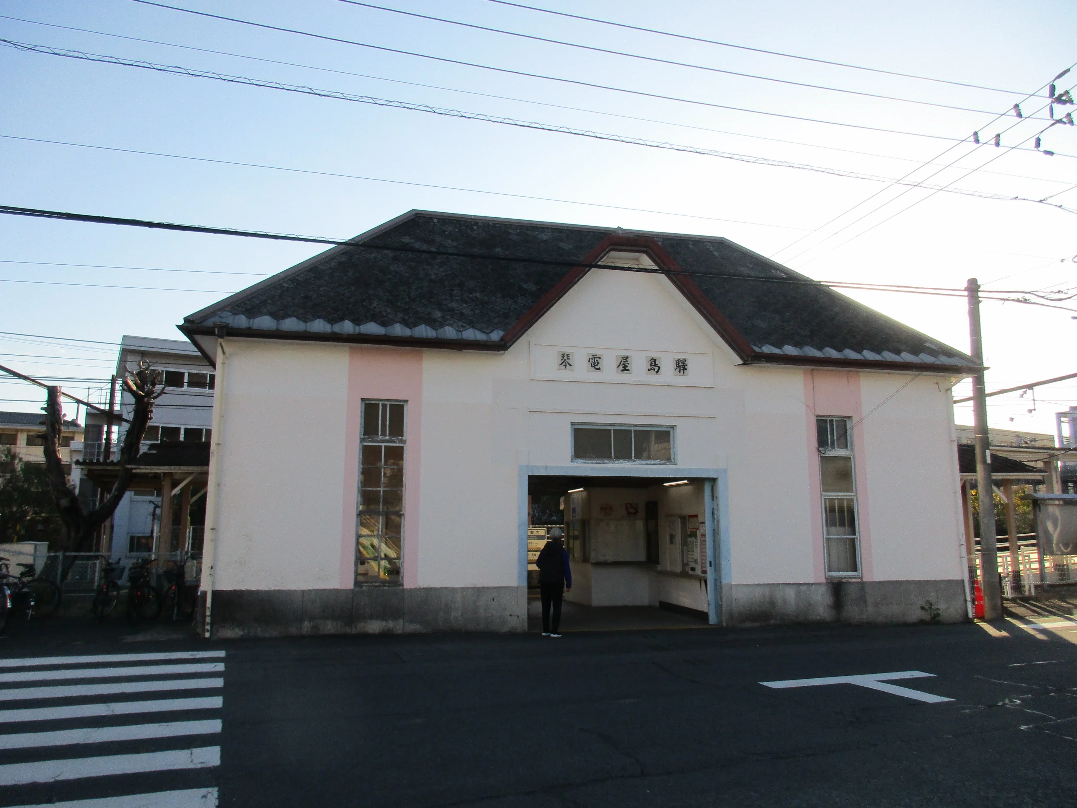 琴電屋島駅木造駅舎の解体に思う｜takewaniphoto