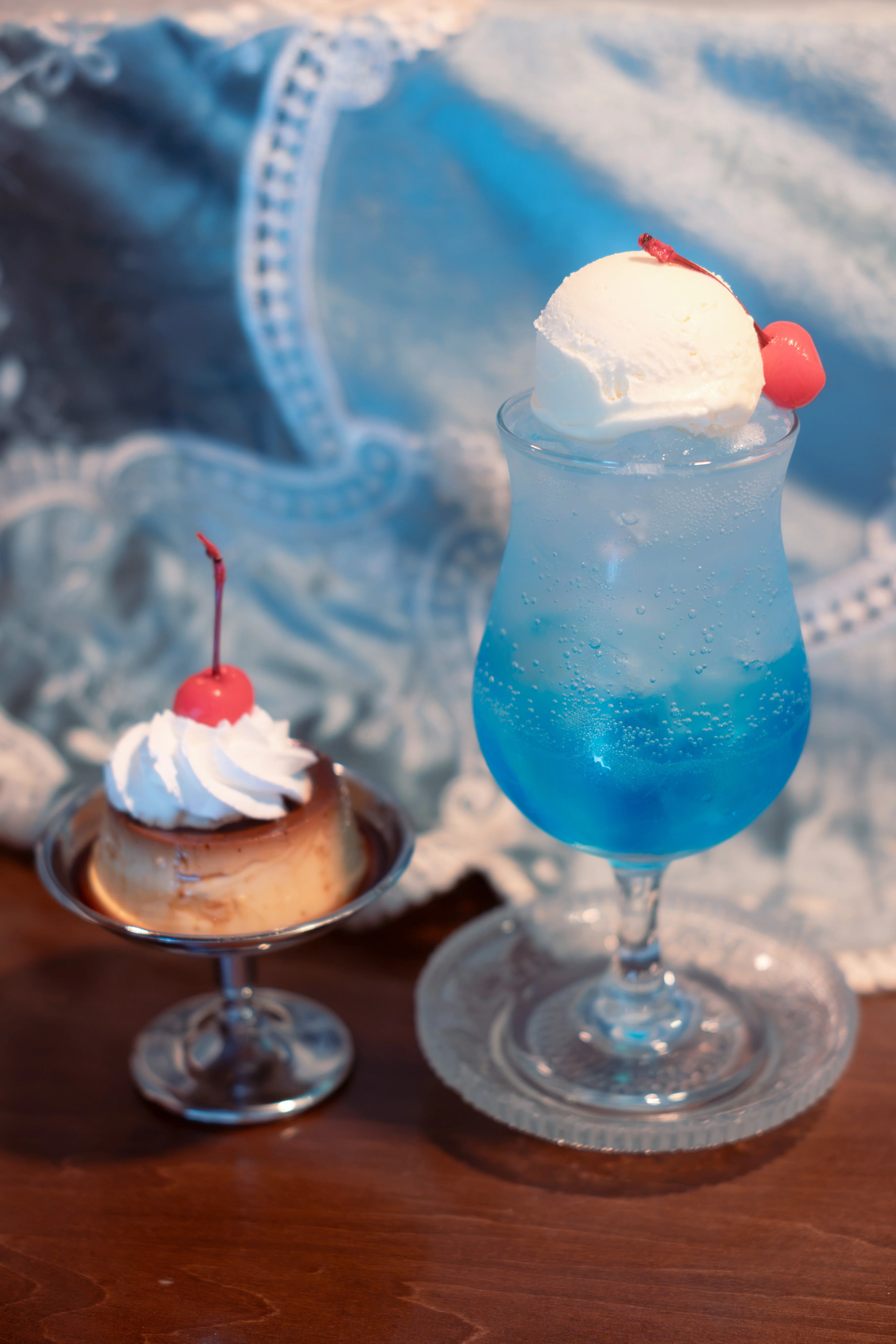 夏の終わりにクリームソーダが飲みたくて【旅する喫茶】｜振替休日
