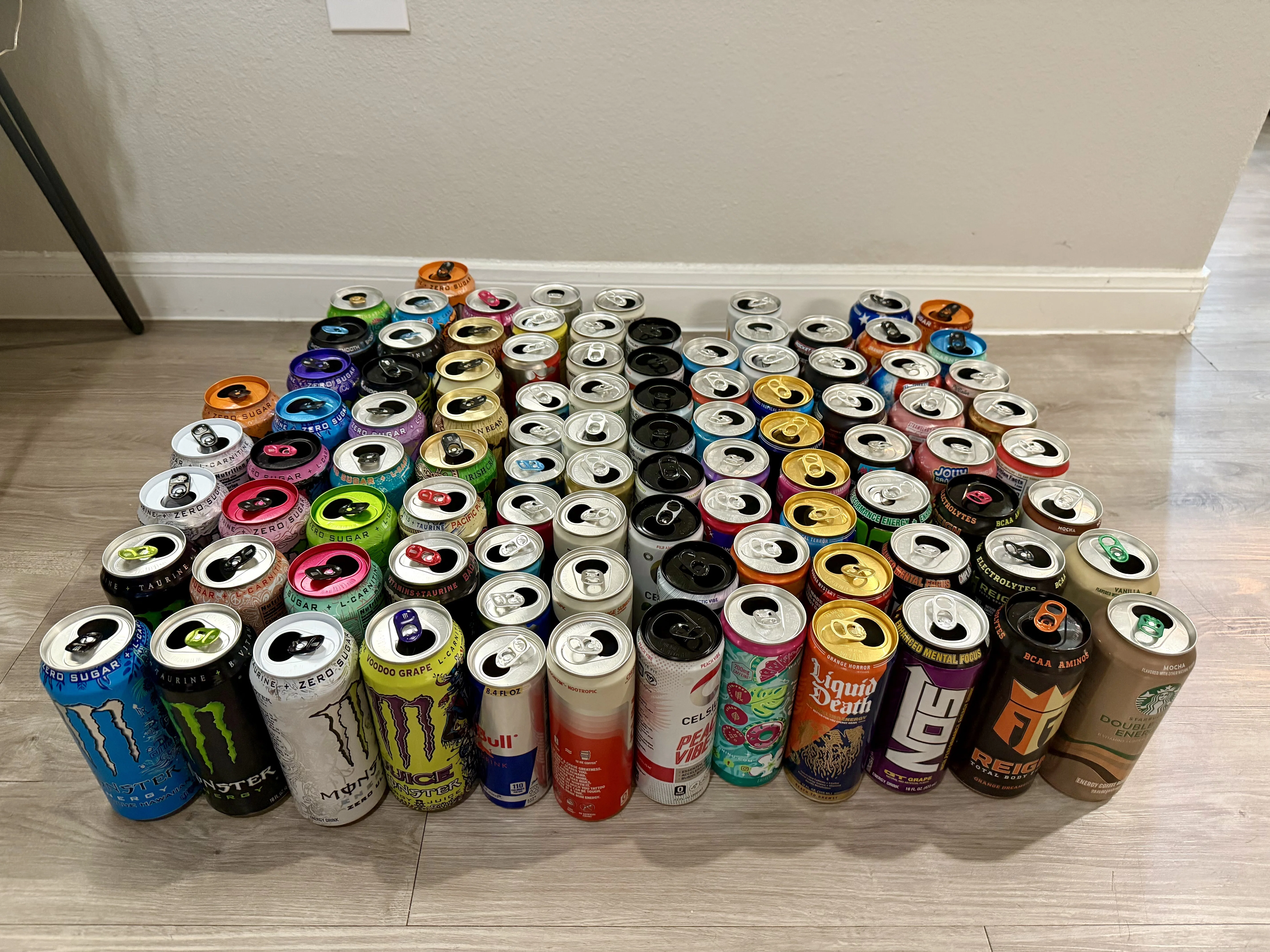 エナジードリンク缶のビーズアート 飲んでみた】本場アメリカのエナジードリンク事情｜Katsuya Shiratori