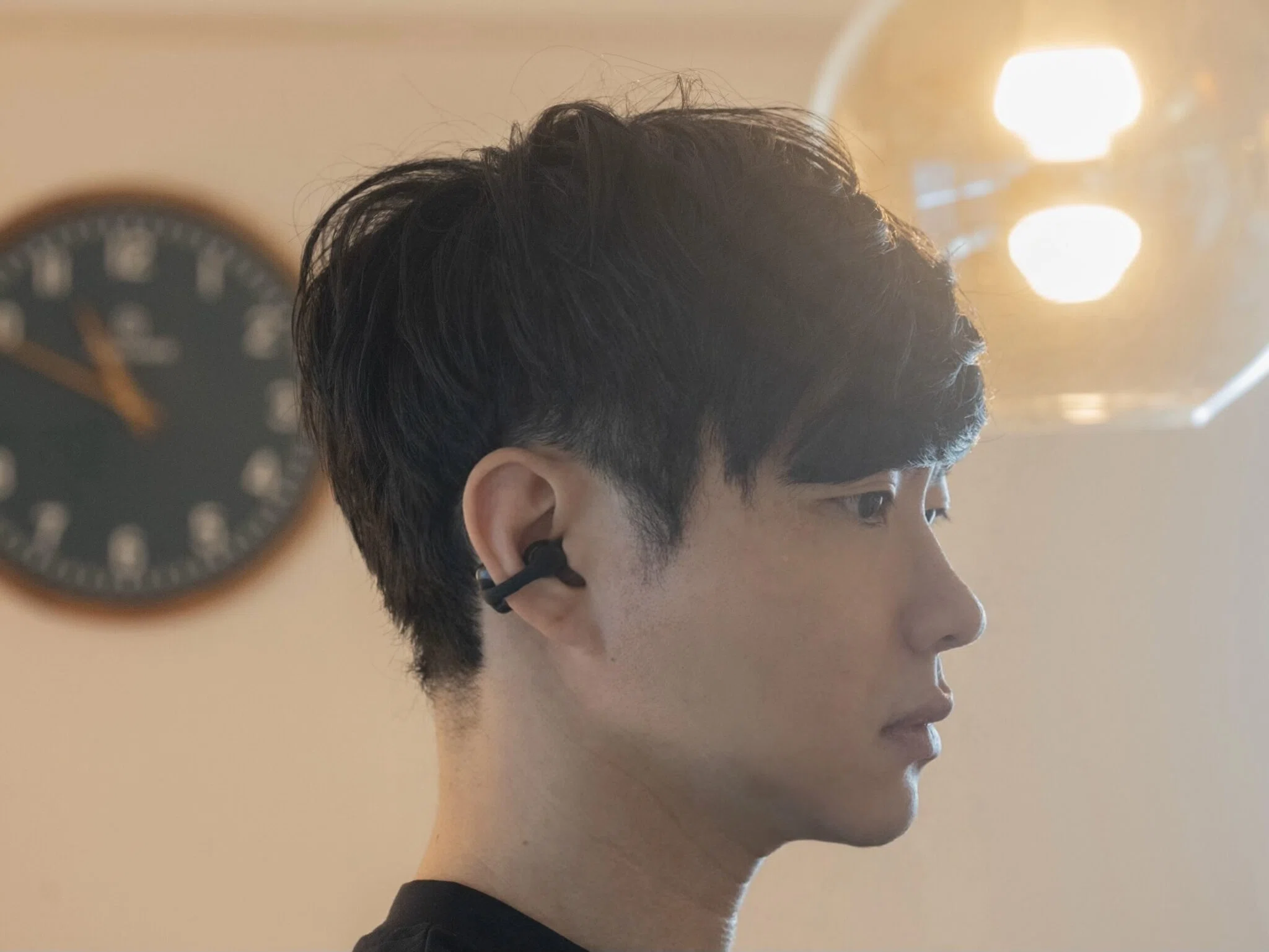 ドゥロワー　イヤーカフ　ブラック イヤーカフ型の最高峰。「Shokz OpenDots 2」は音質も着け心地もパワー