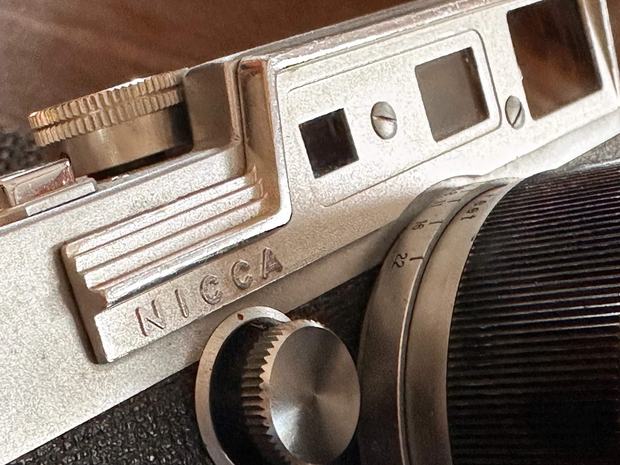 Yashica Yashinon 5cm F1.8 L 〜謎が多いからロマンが宿る、 謂くが