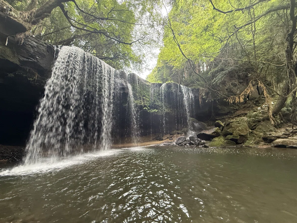 鍋ヶ滝の目の前