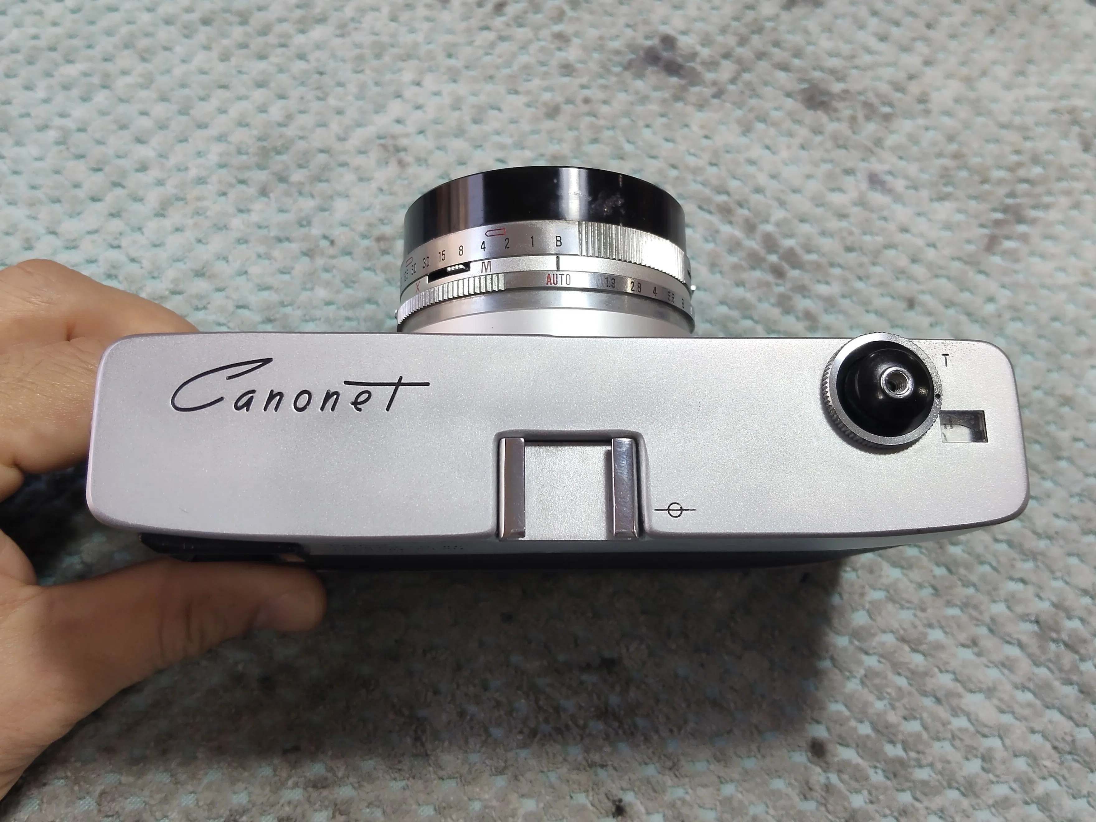 Disassembly of the Original Canonet｜フィルムカメラ修理のアクアカメラ