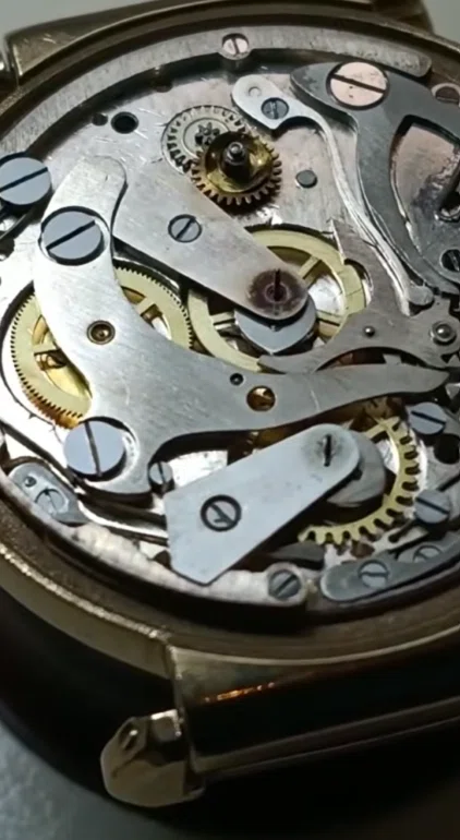 86.「ムーブメントを知るには裏側を見よ」 時計修理技能士が見る機械式