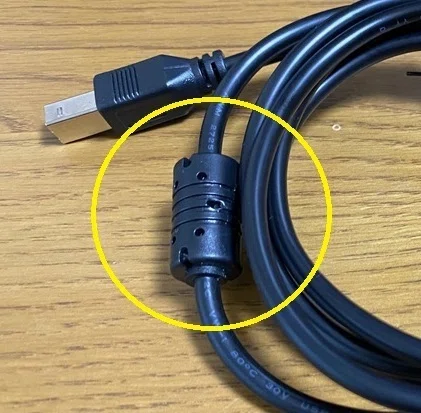 【USBケーブルに付いているアレ】