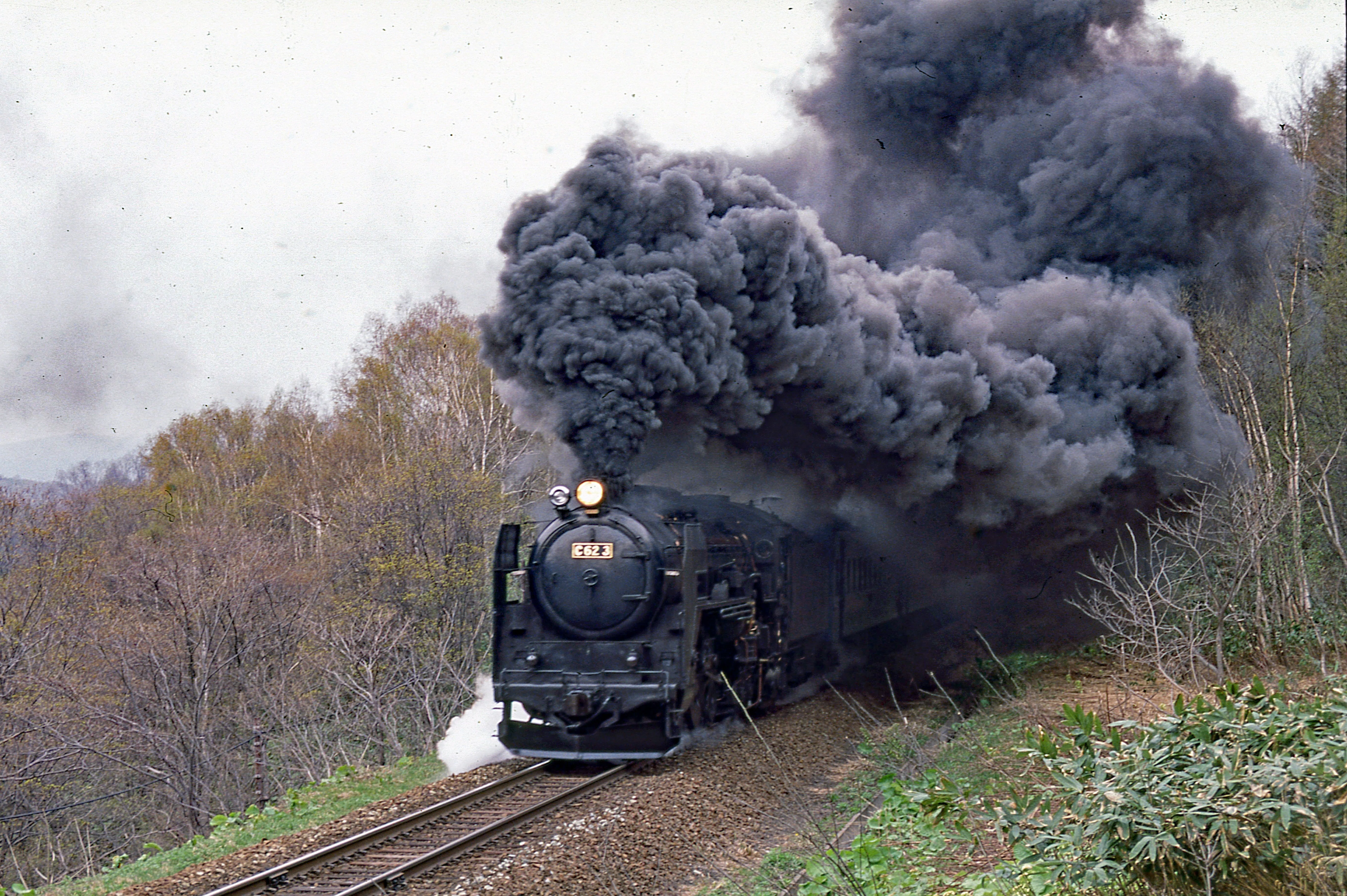 つばめマーク」のC62、北海道に別れ―1972年最後の重連｜内田宗治