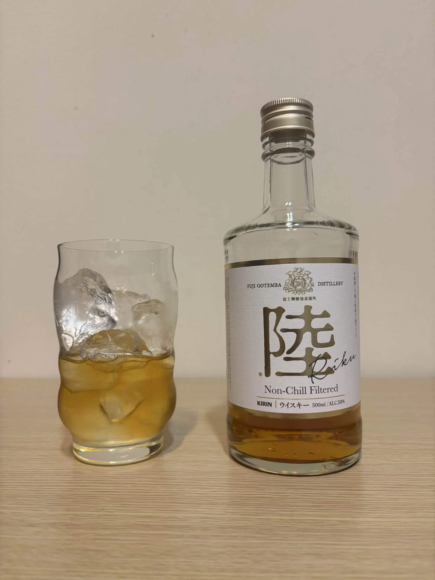 キリンウイスキー「陸」を飲んでみた｜ストレート・ロック・ハイボール
