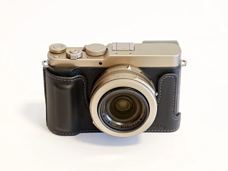 届きました!!「LUMIX DC-L10」チタンゴールド｜開封レビュー｜カメラと