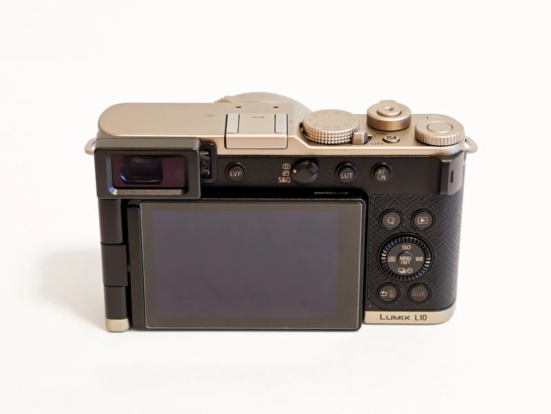 【新品未開封】LUMIX L10 チタンゴールド 限定カラー 届きました!!「LUMIX DC-L10」チタンゴールド｜開封レビュー｜カメラと