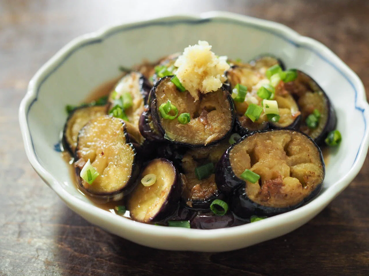 Eggplant Nanban-zuke] Sliced into rounds for extra deliciousness