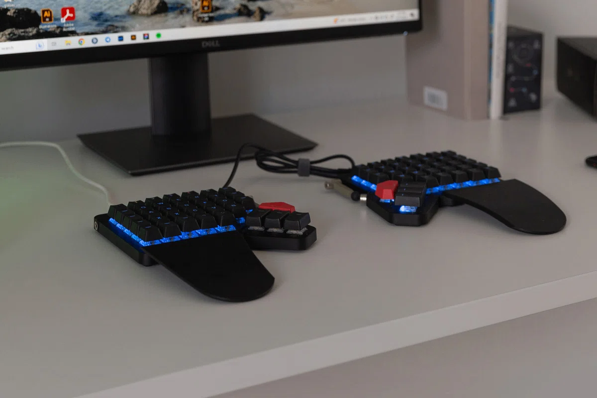 ZSA Moonlander のレビュー・口コミ評判と使い方 Oryxで配列を自在に
