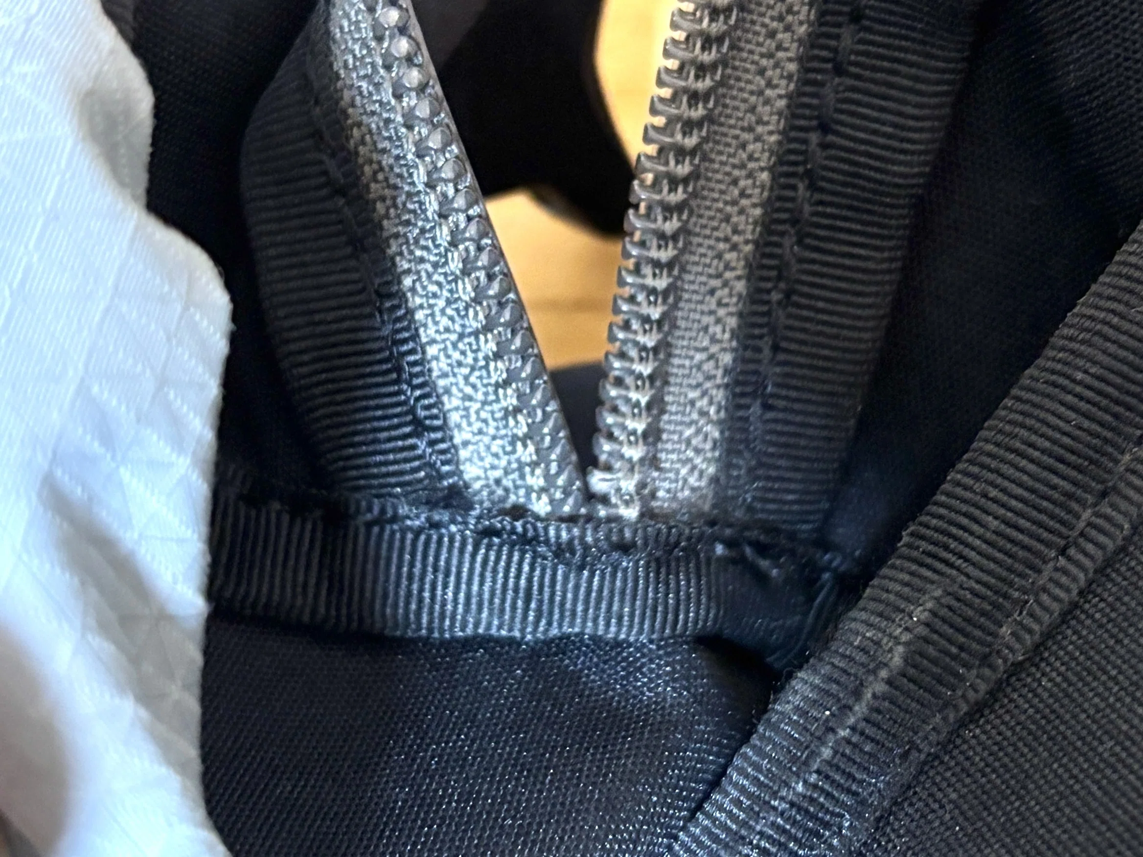 PORTER（吉田カバン）のリュックのファスナーが壊れたので修理した