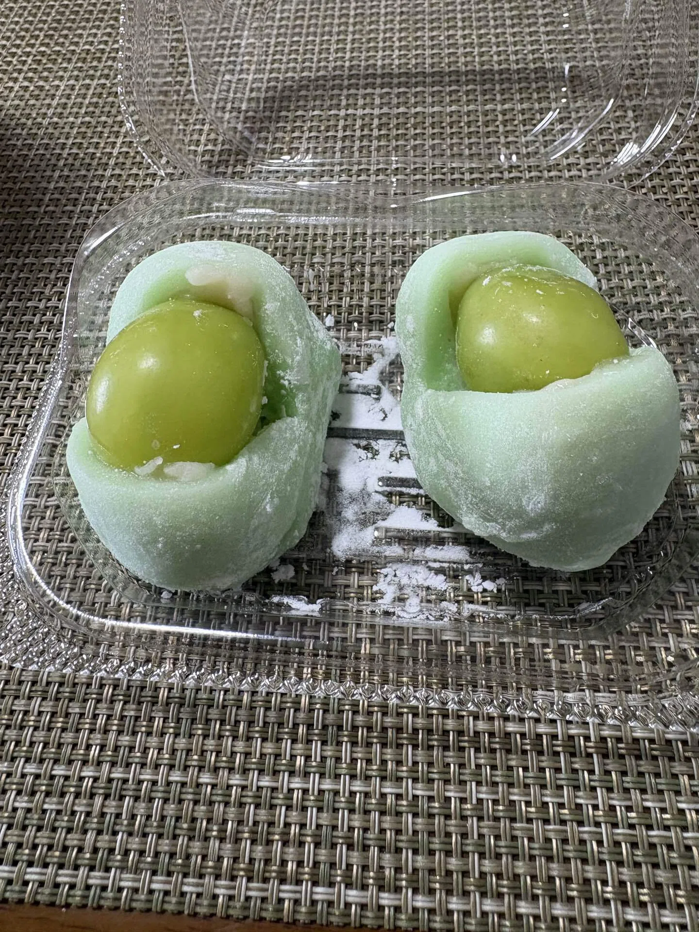 大福 レアな大福を買ってきた。｜桑島未來