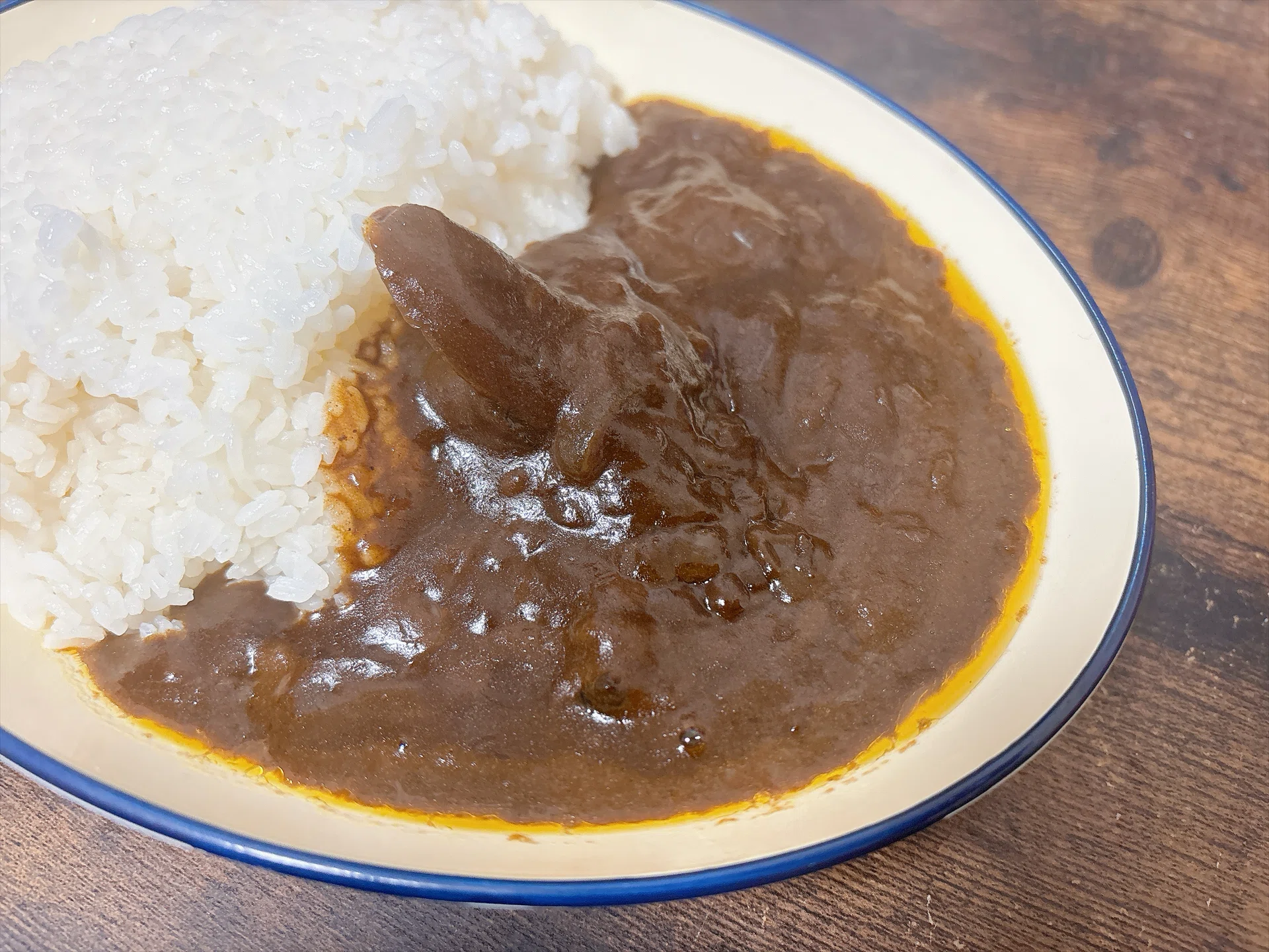 レトルト格付け#99 銀座洋食ビーフ黒カリー (明治)｜イケ麺