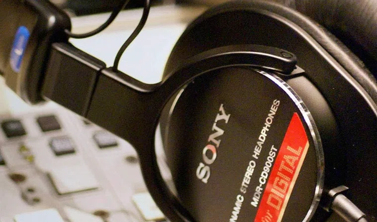 米津玄師が使っていたヘッドホンは？SONY MDR-CD900STを詳しく解説