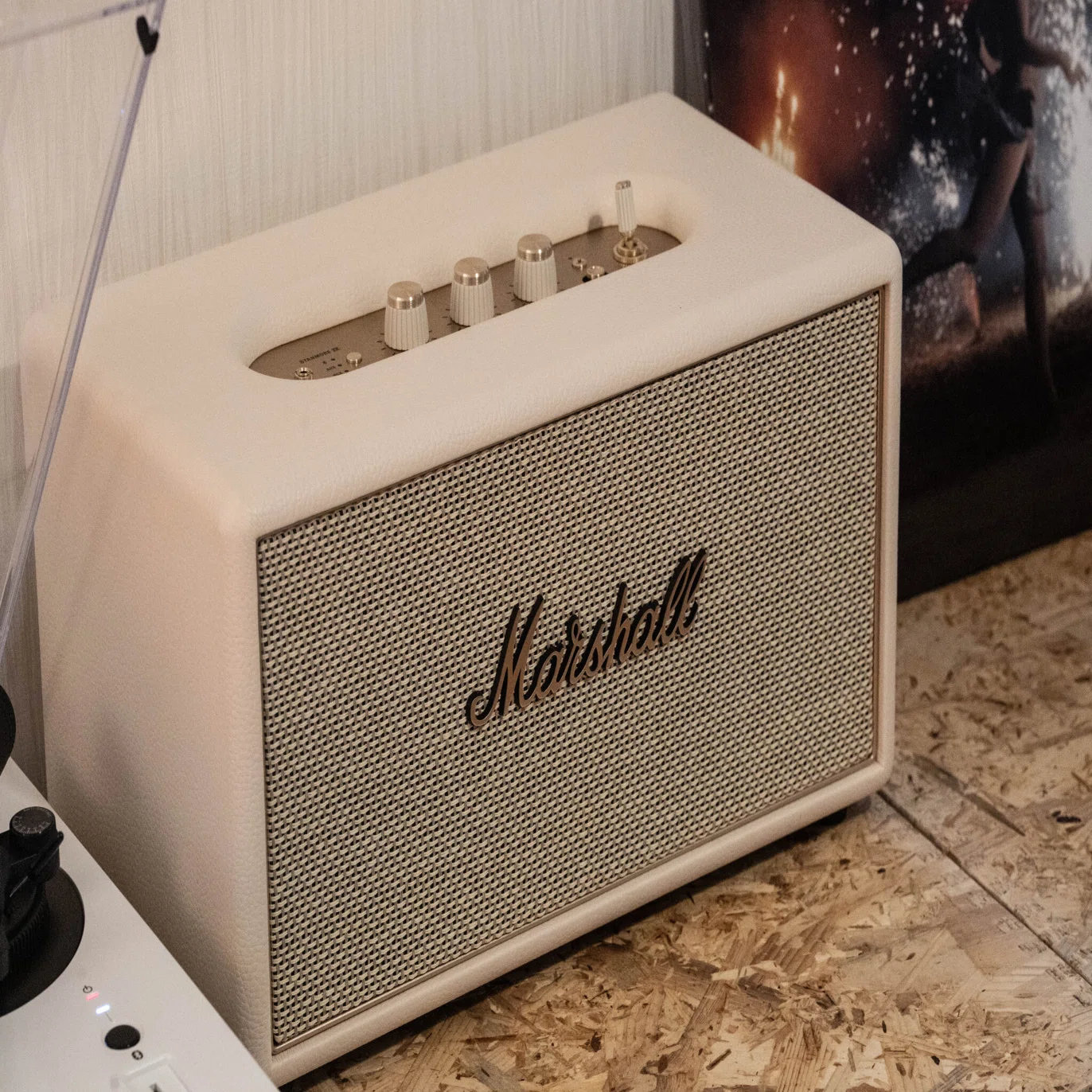 レコード直結、壁ピタ配置で“至高”のサウンド体験「Marshall Stanmore