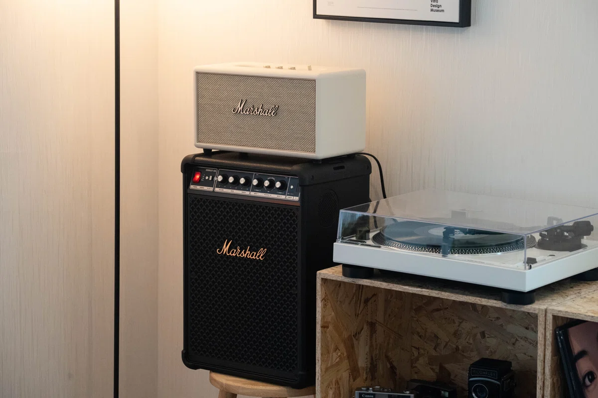レコード直結、壁ピタ配置で“至高”のサウンド体験「Marshall Stanmore