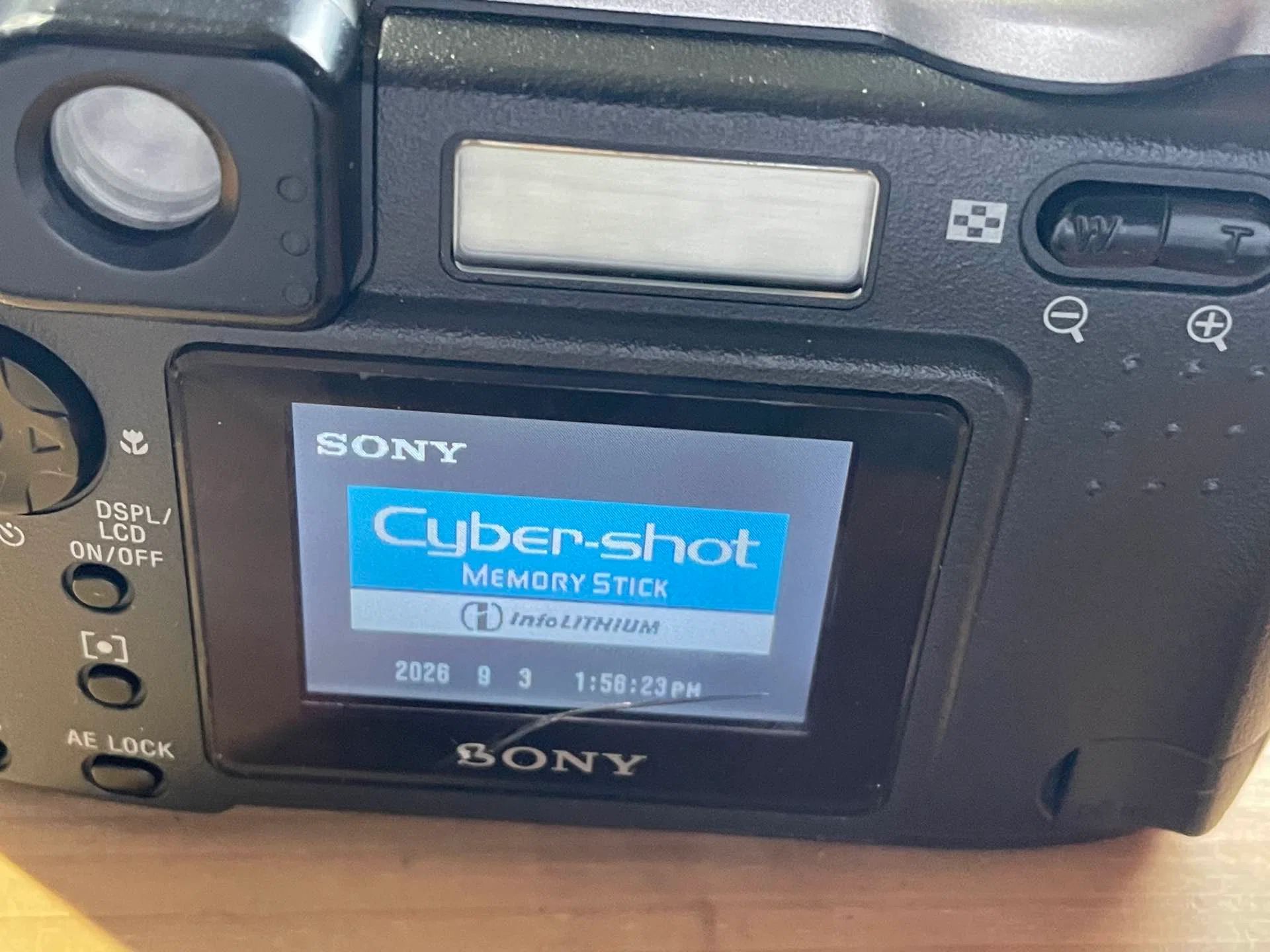 オールドコンデジ SONY DSC-S75に手を出した【カールツァイス】｜おしゃま