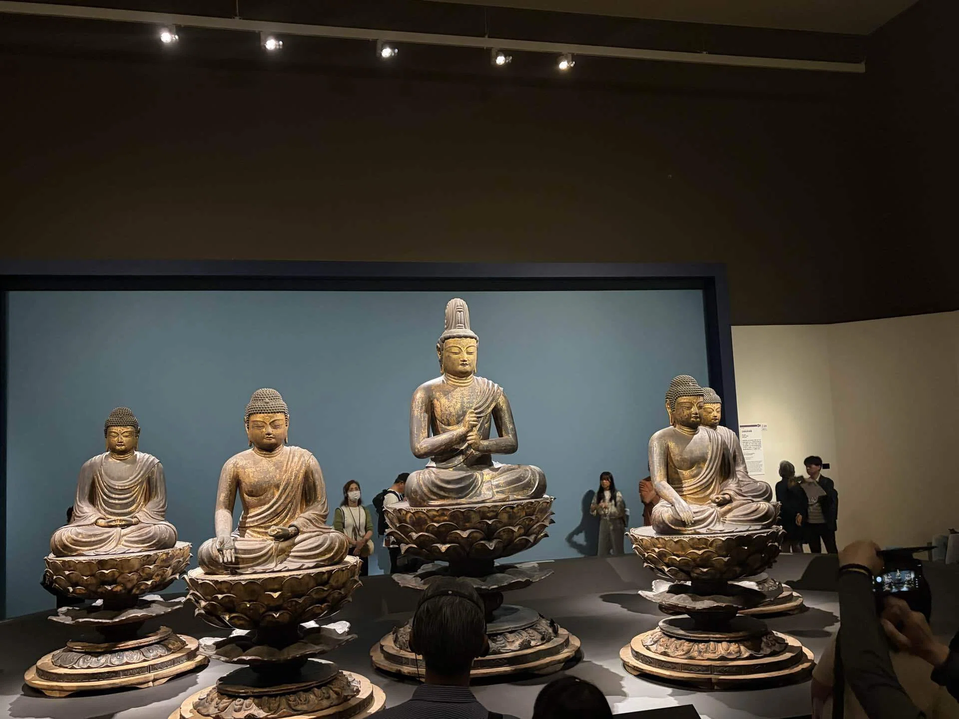 1200年前の仏像が、今にも動き出しそうだった。「空海と真言の名宝」を