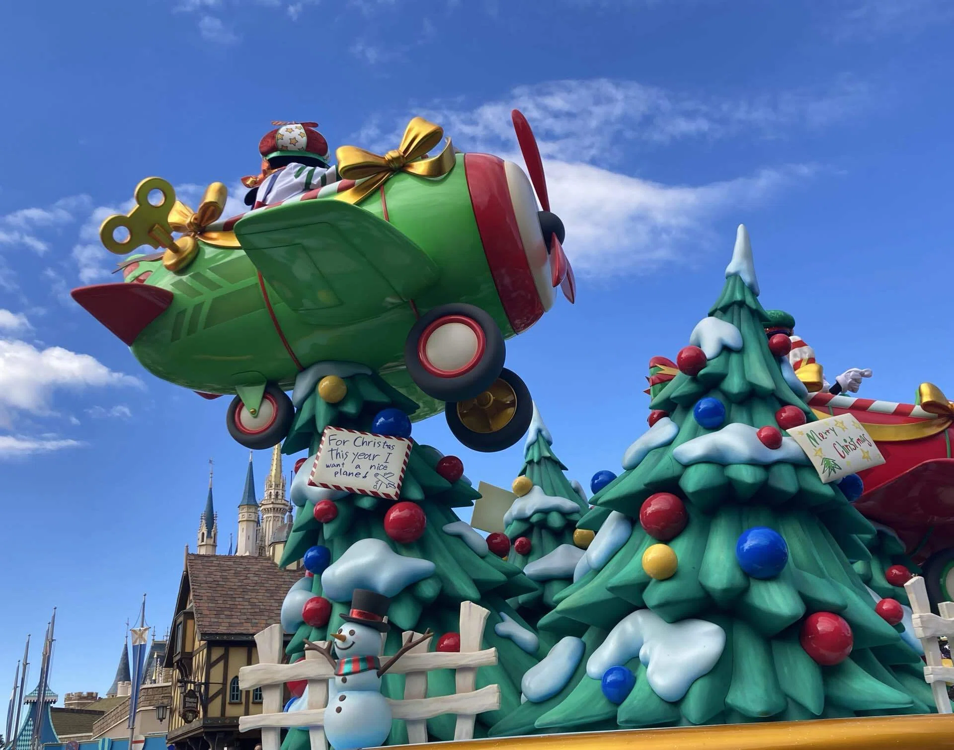 TDL)2025年版トイズ・ワンダラス・クリスマスで書いてあった文字｜るー