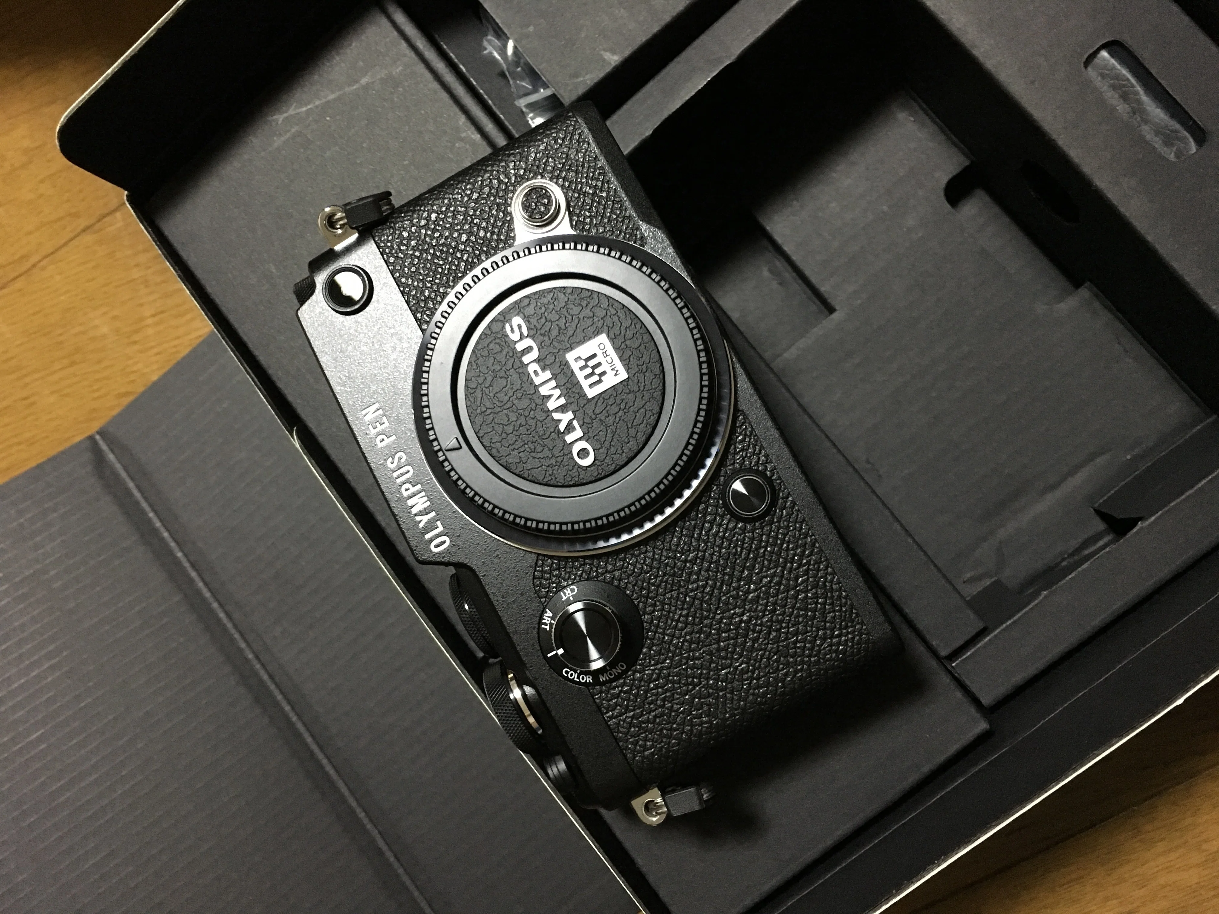 【中古】OLYMPUS PEN-F 本体 ブラック おまけ付き 雑文#23 「PEN…」 Olympus PEN F｜ema_photo