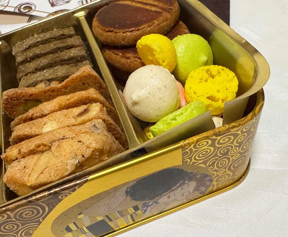 カフェタナカのクッキー缶】宝石箱のような幸せ。ビジュー・ド