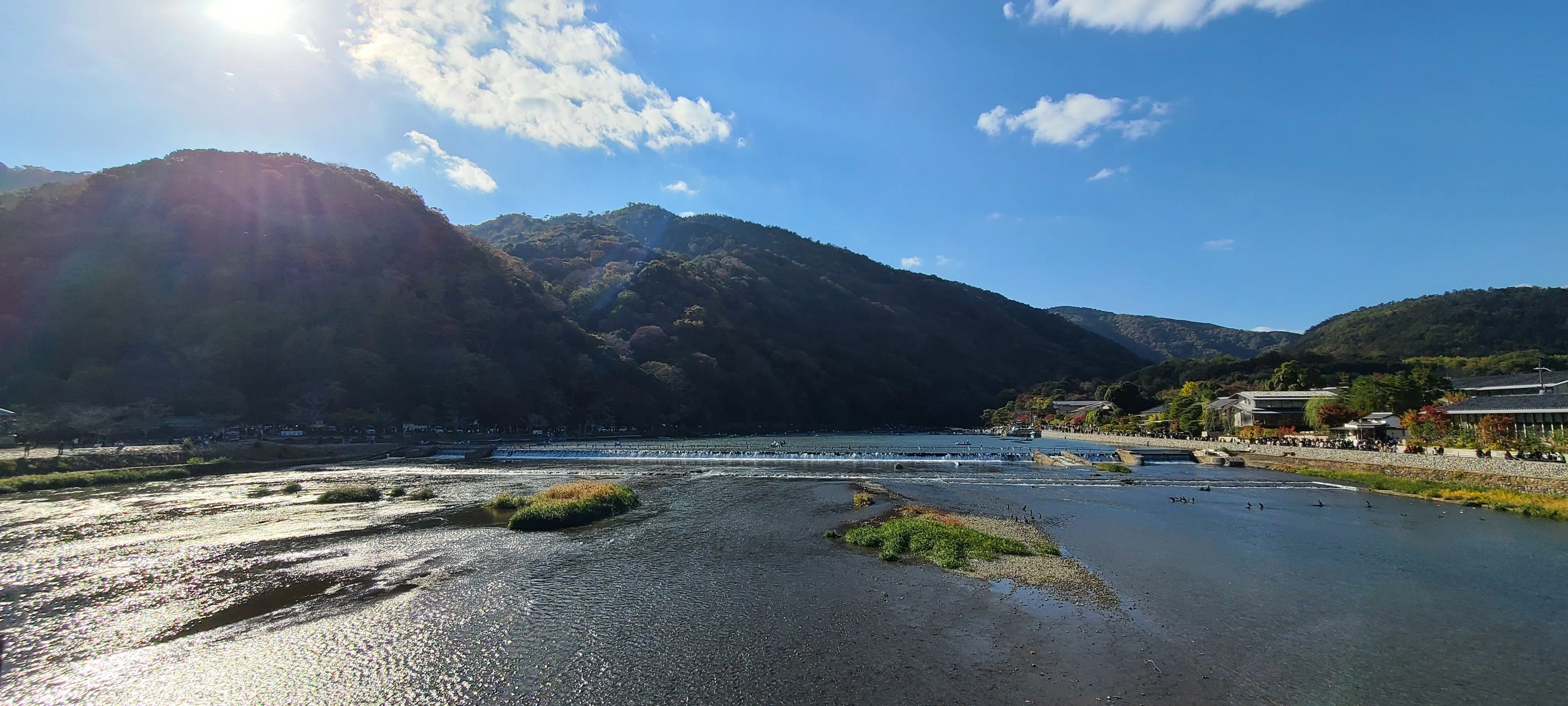 渡月橋が紡ぐ時の流れ ― 嵐山の静寂と人々の祈りに触れる旅