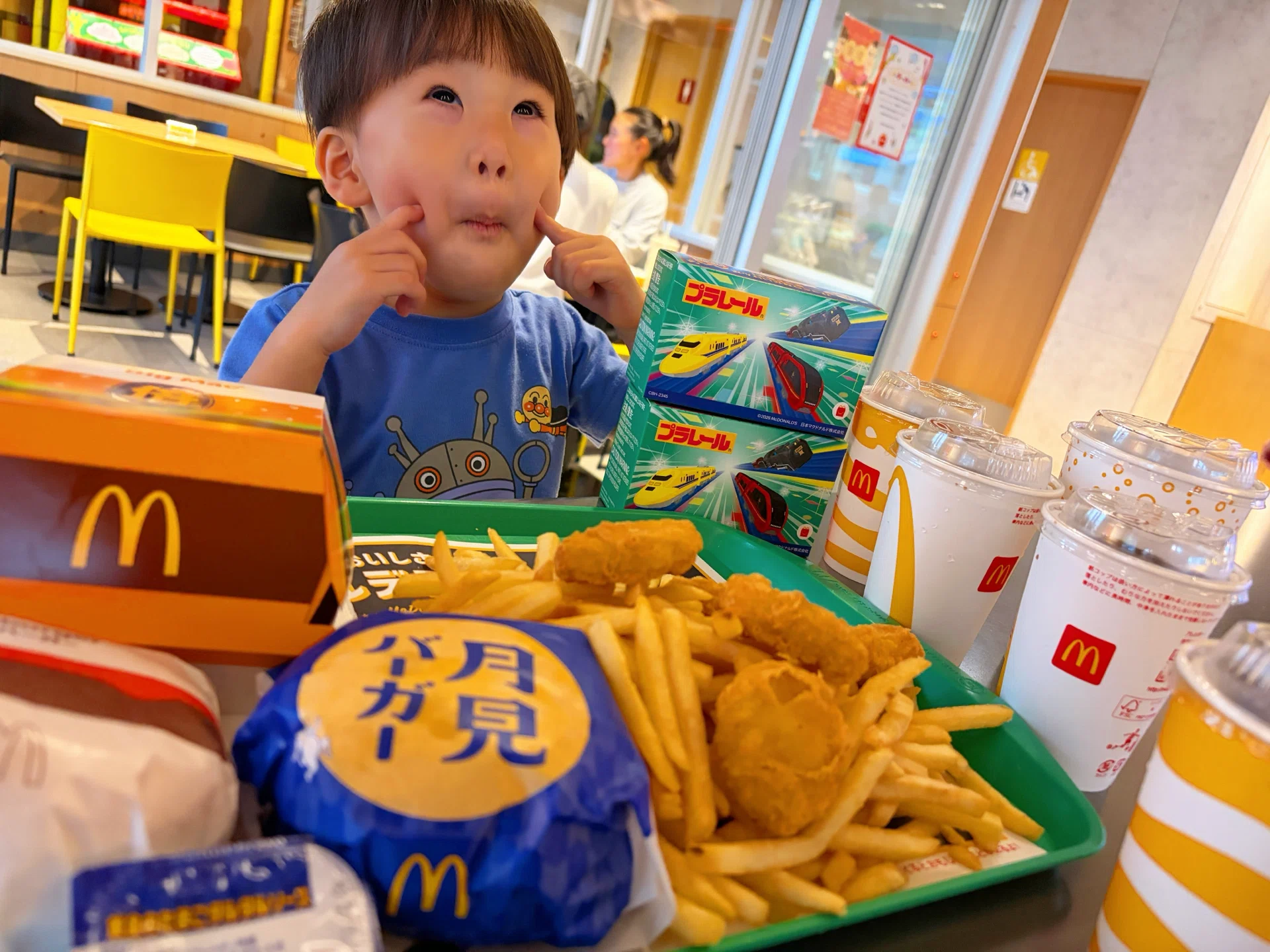 マクドナルド】M!LKにつられて月見バーガー｜本命はハッピーセット