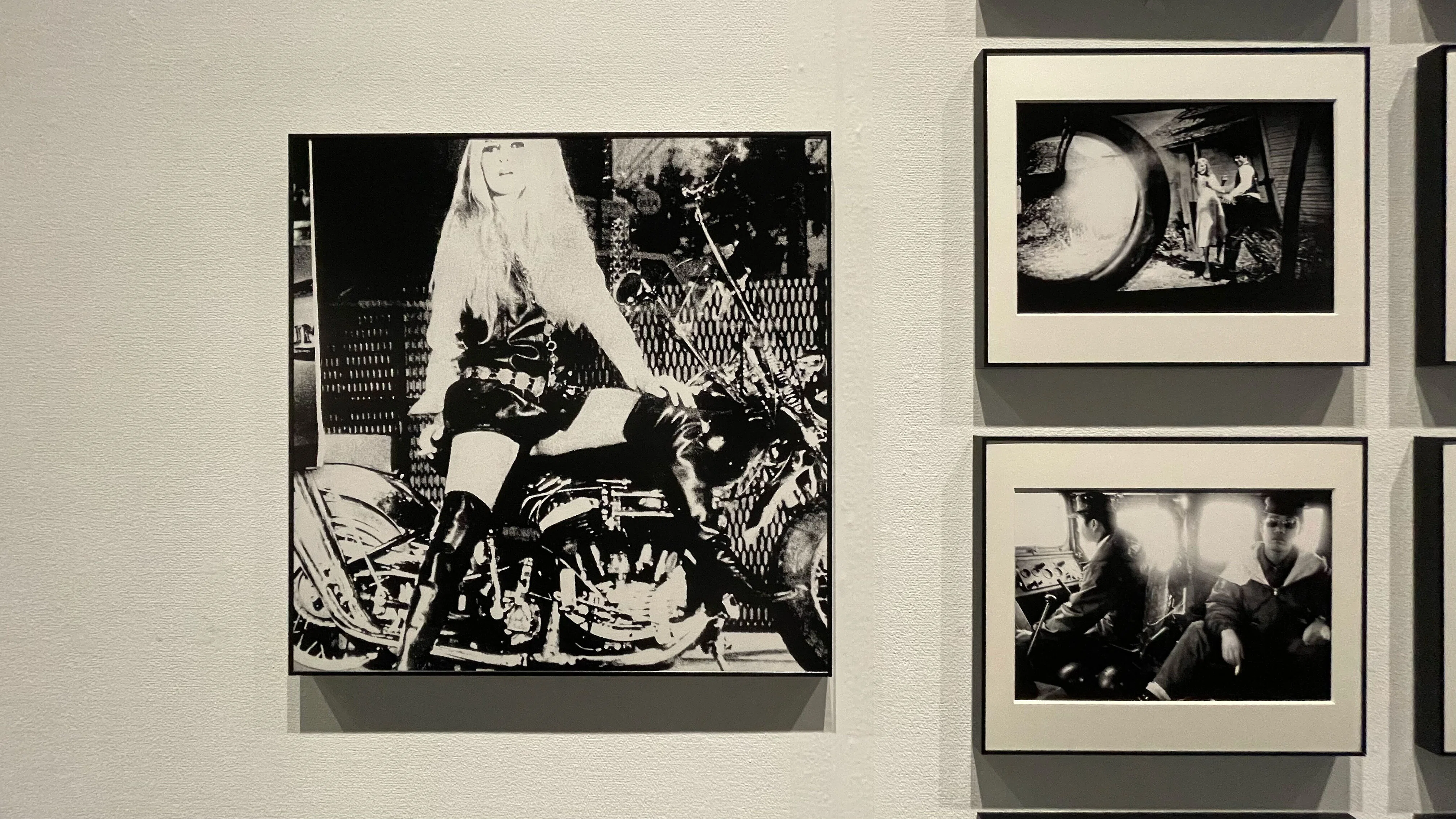 【真作】【複製】複製画　蒼光の村景　静謐なる午後　B63 東京都写真美術館レビュー「複製される感性－森山大道」「出光真子