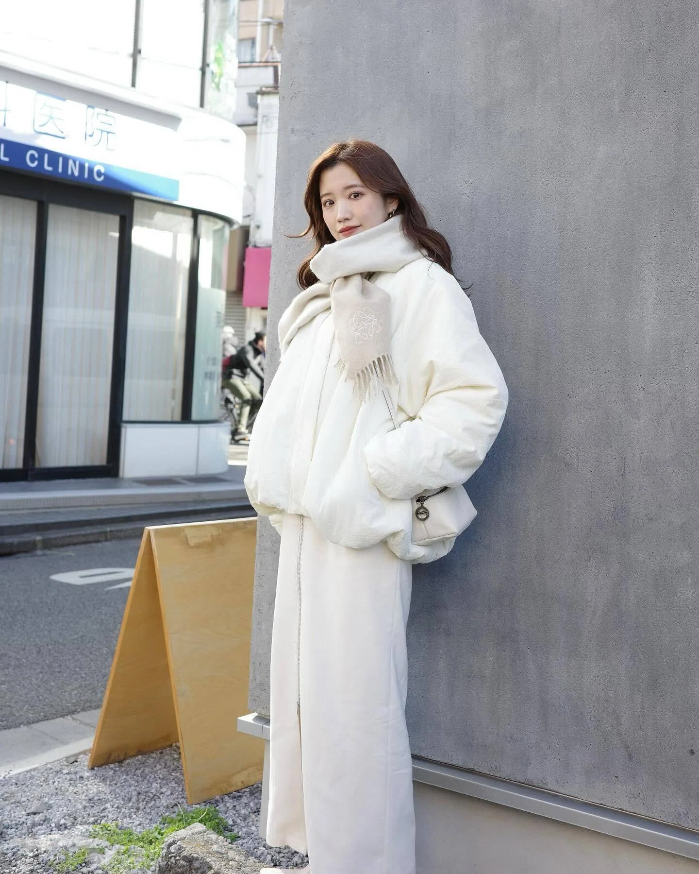 10 Scarf Brands for Stylish People | Classic Models for Women with