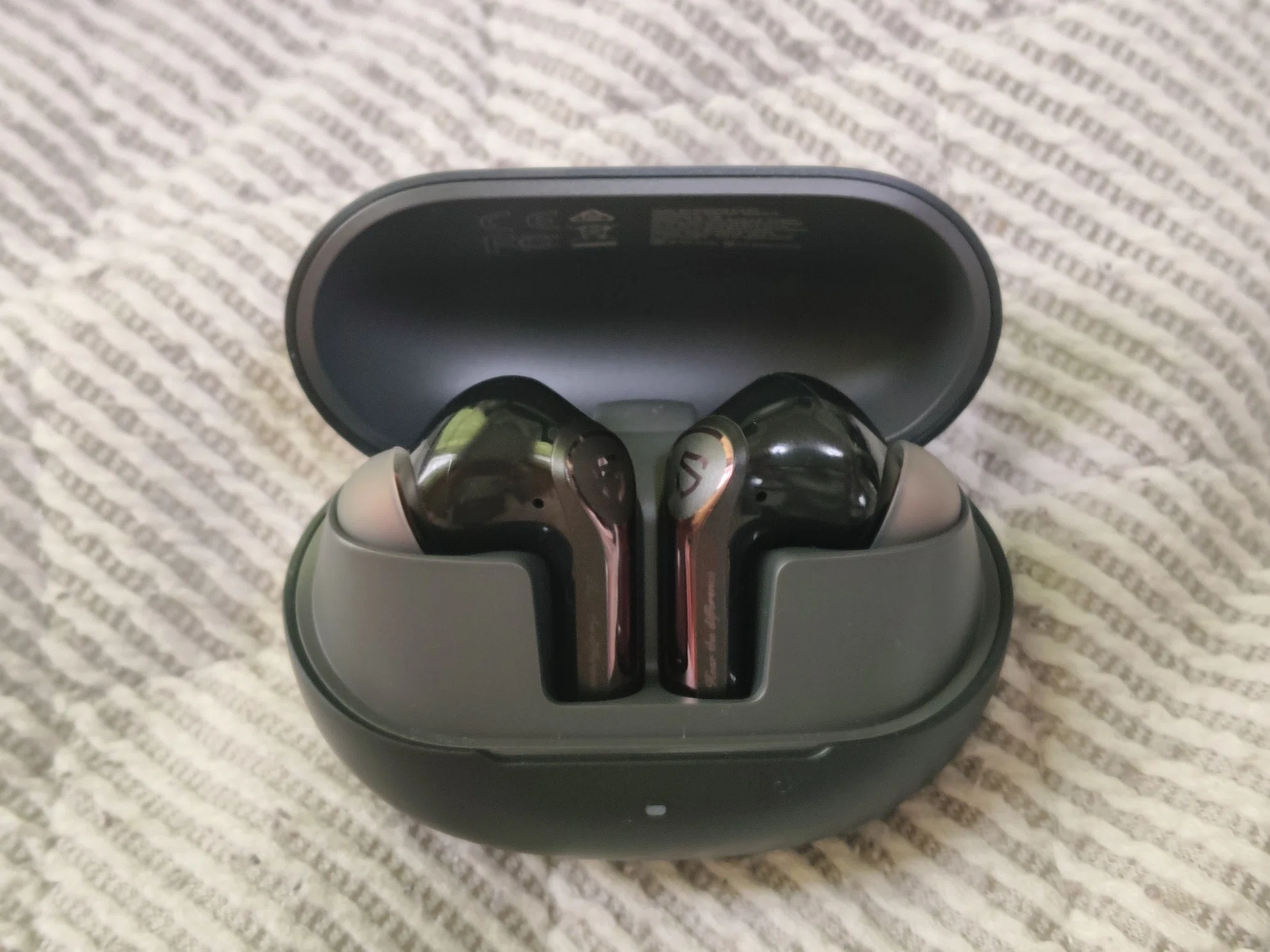 SOUNDPEATS Air6 Pro」音と機能と価格のバランスで選ぶ完全ワイヤレス