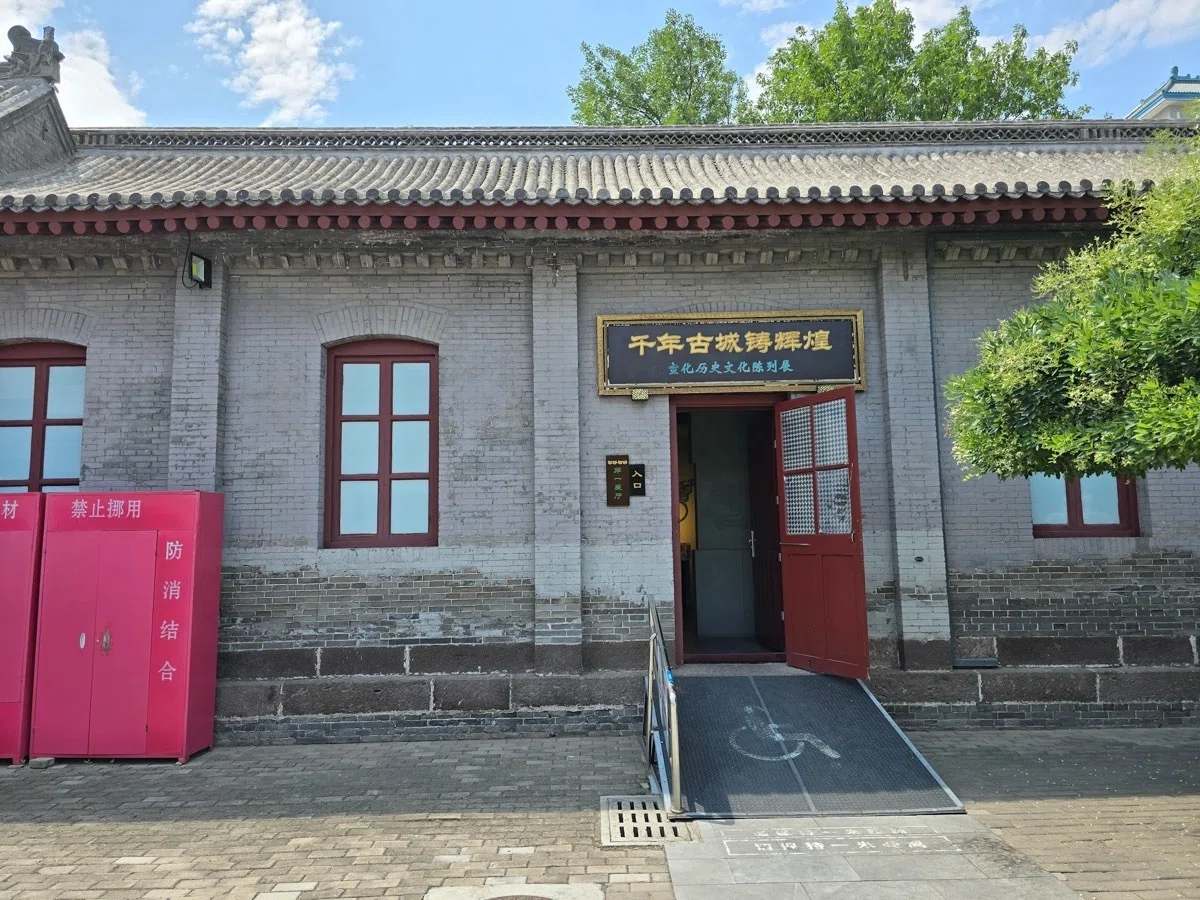 中国】宣化遼代壁画墓群｜毛人(EMISHI)