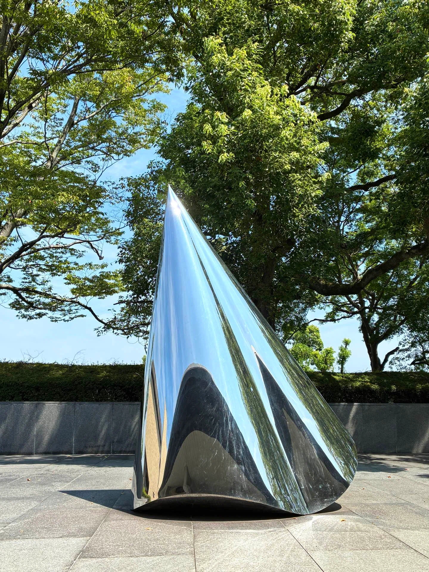 光の彫刻》多田美波―光、凛と ゆれる｜東京都現代美術館｜malo&yoko