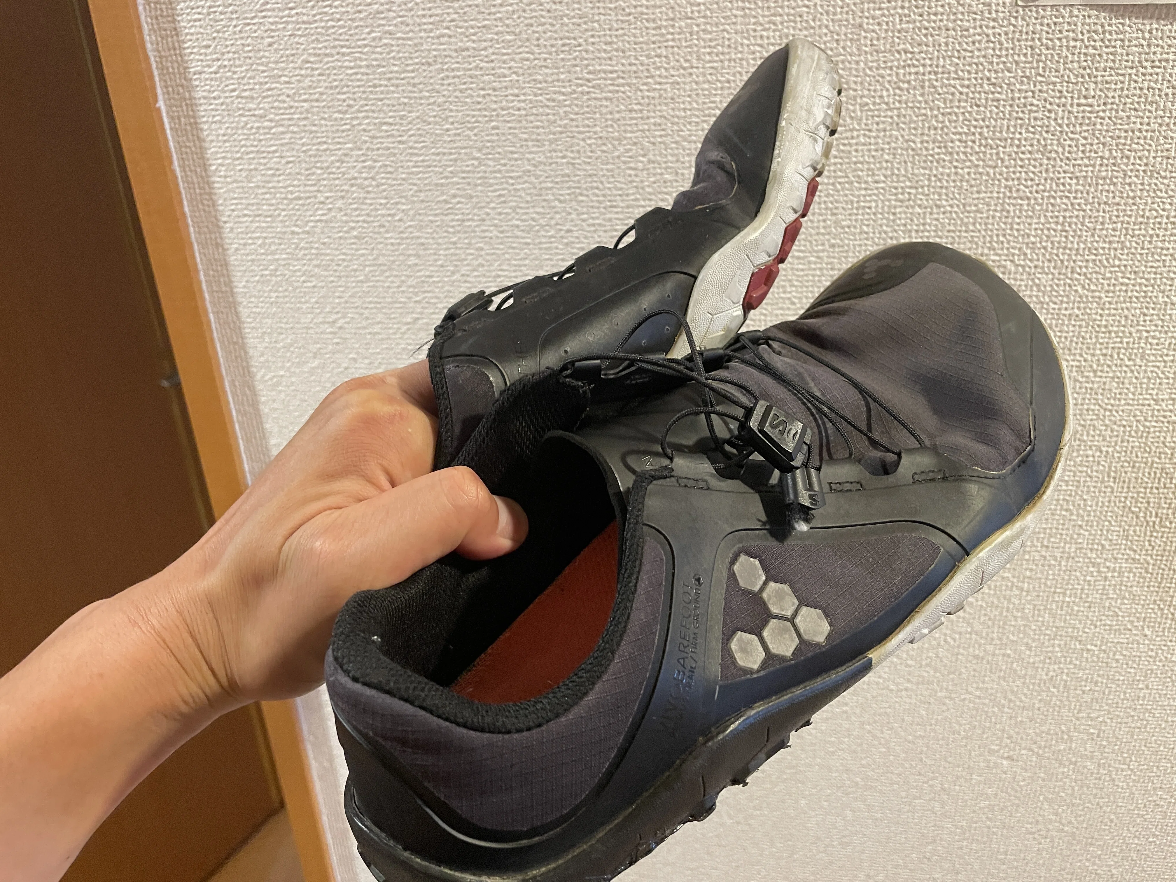 刺激強めのベアフットシューズ『Vivobarefoot』ドMな僕が3年間履き