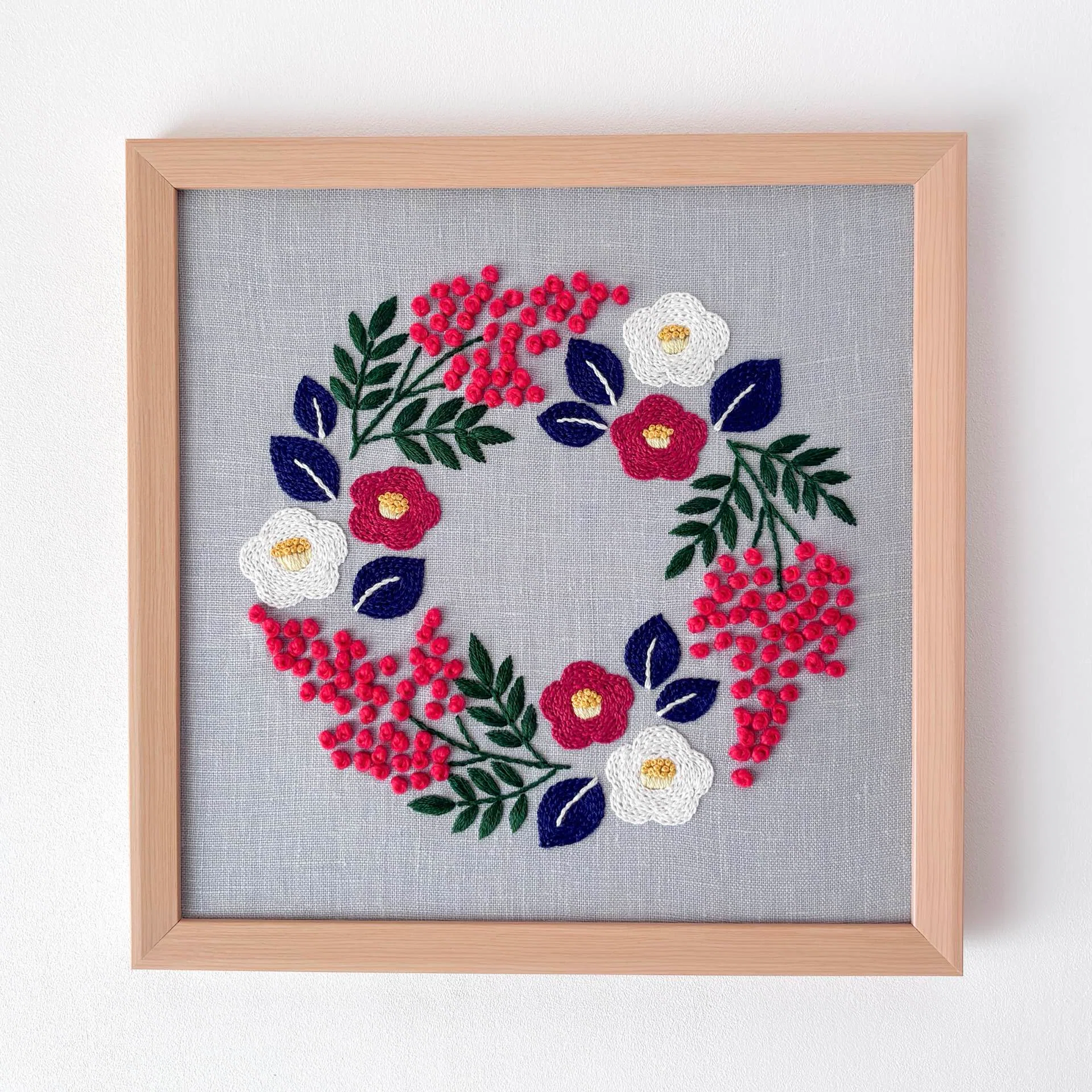 [Sale] Embroidery Pattern: Winter Wreath｜Atelier Orava（アトリエ オラバ）
