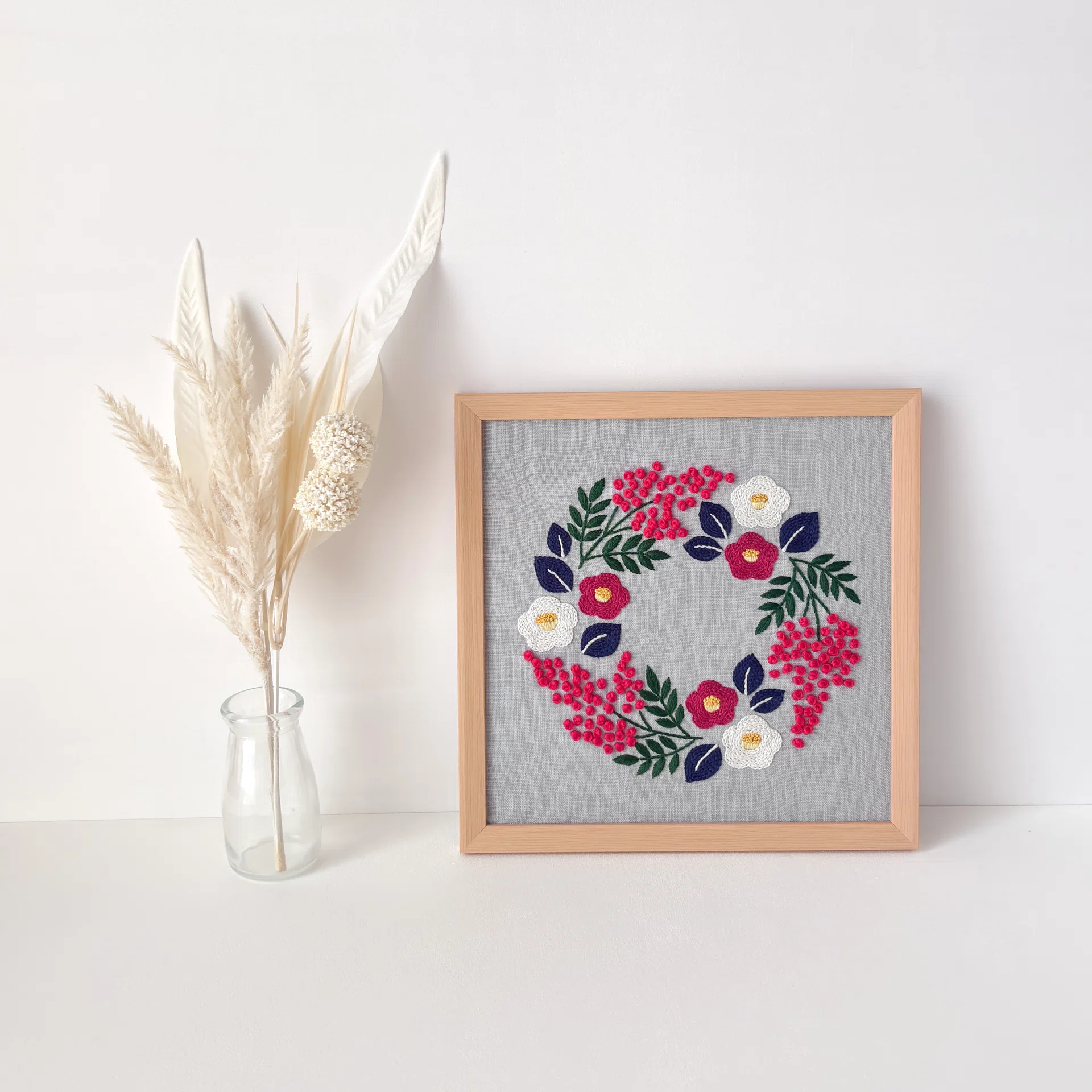 [Sale] Embroidery Pattern: Winter Wreath｜Atelier Orava（アトリエ オラバ）