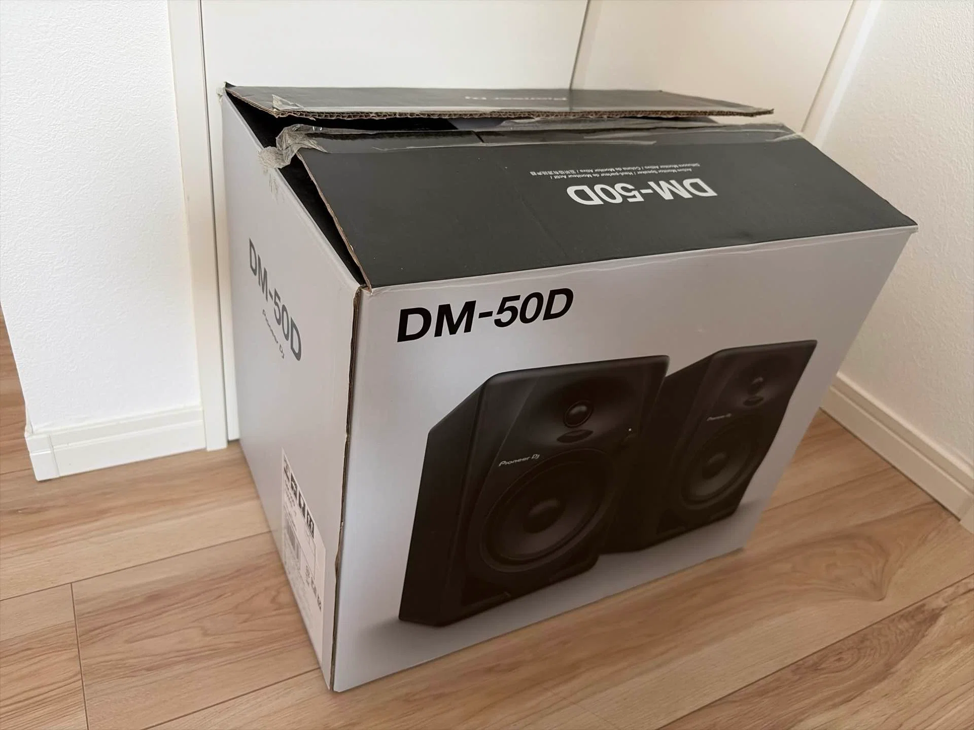DM-50Dレビュー】PCデスクスピーカーの最適解。2万円台でDTMも映画も