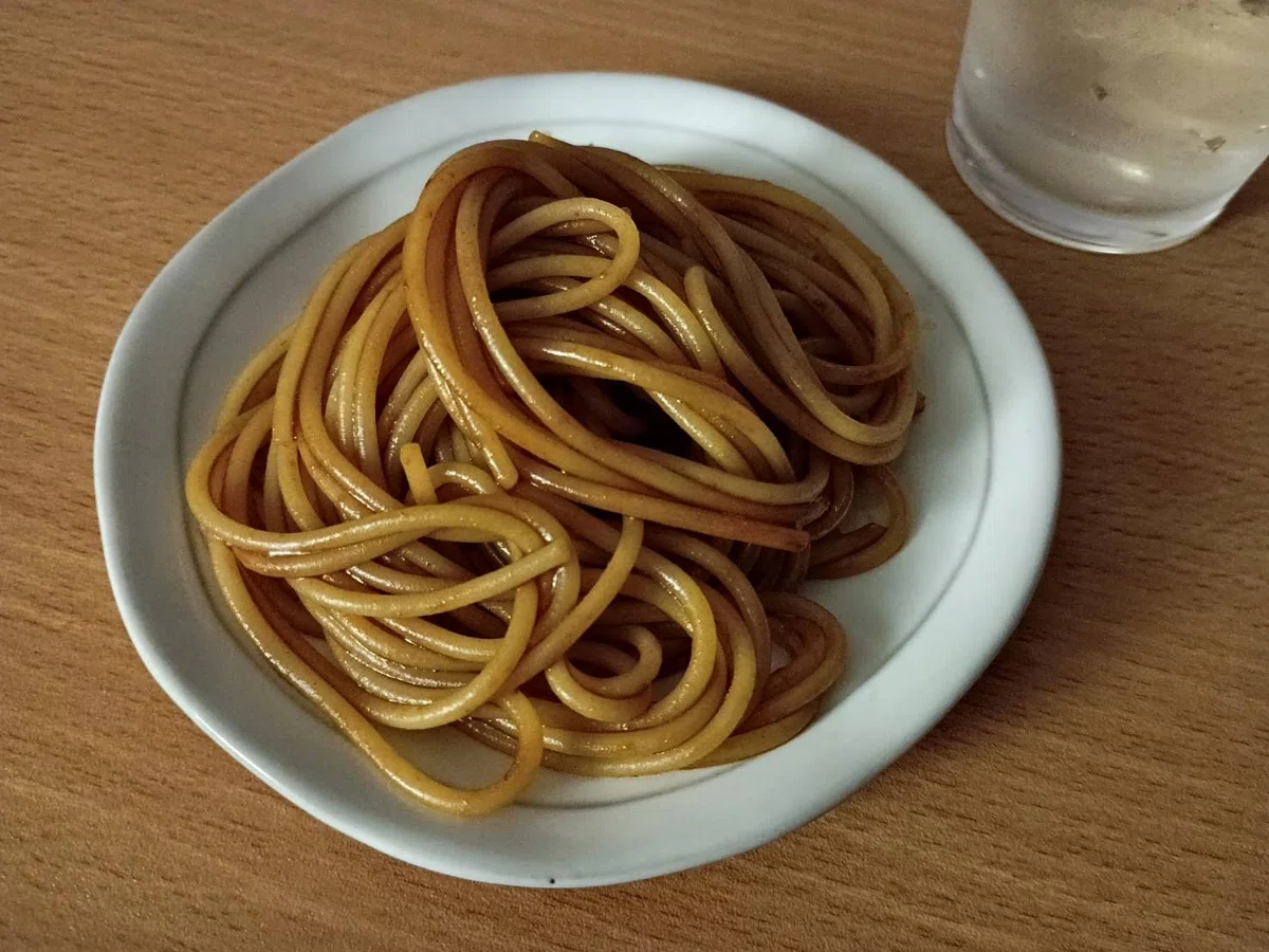 お醤油とウスターソースとバターのスパゲッティ、スプリッツァー