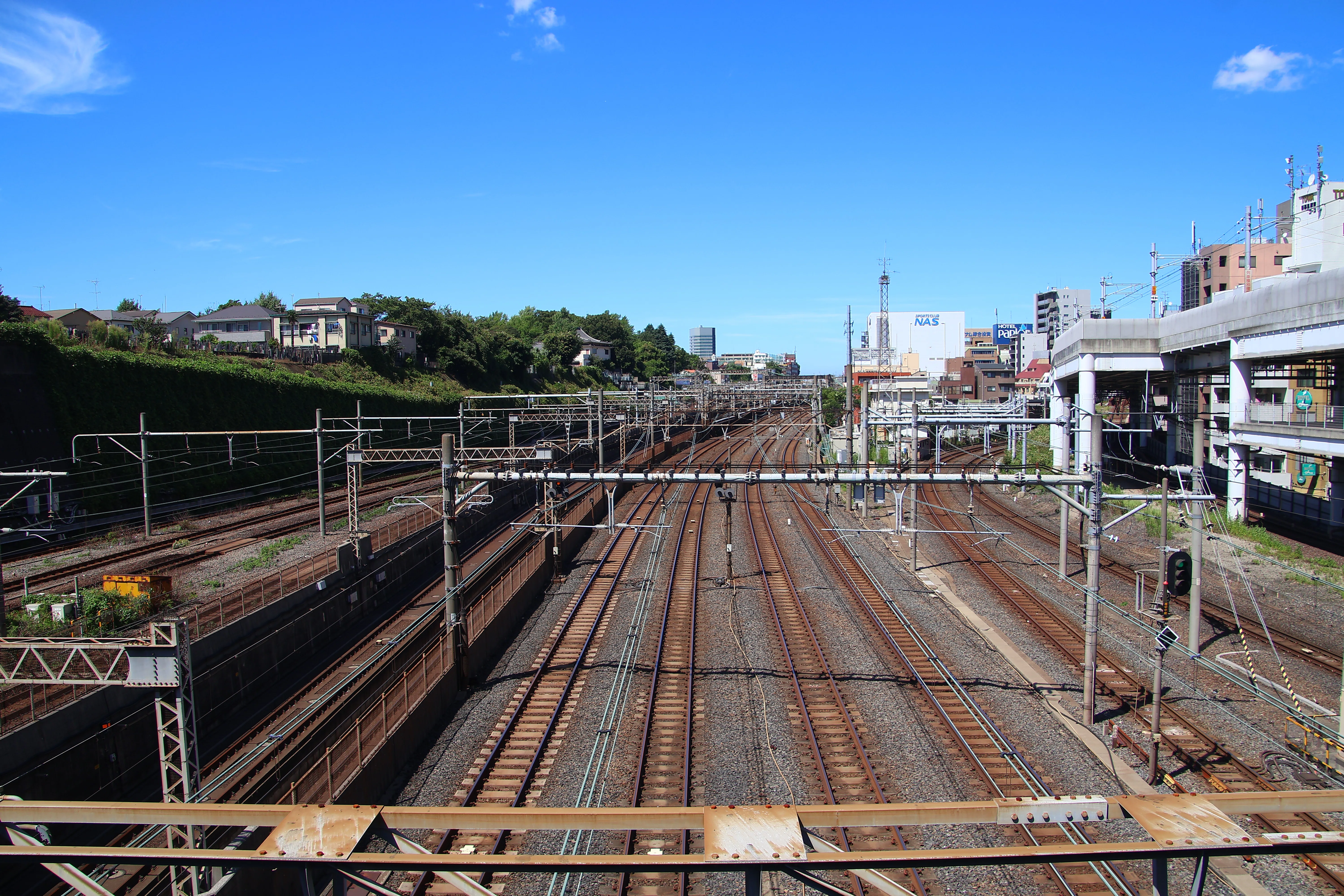 9.14 日暮里の鉄道ビュースポット・下御隠殿橋で撮影｜つっきー