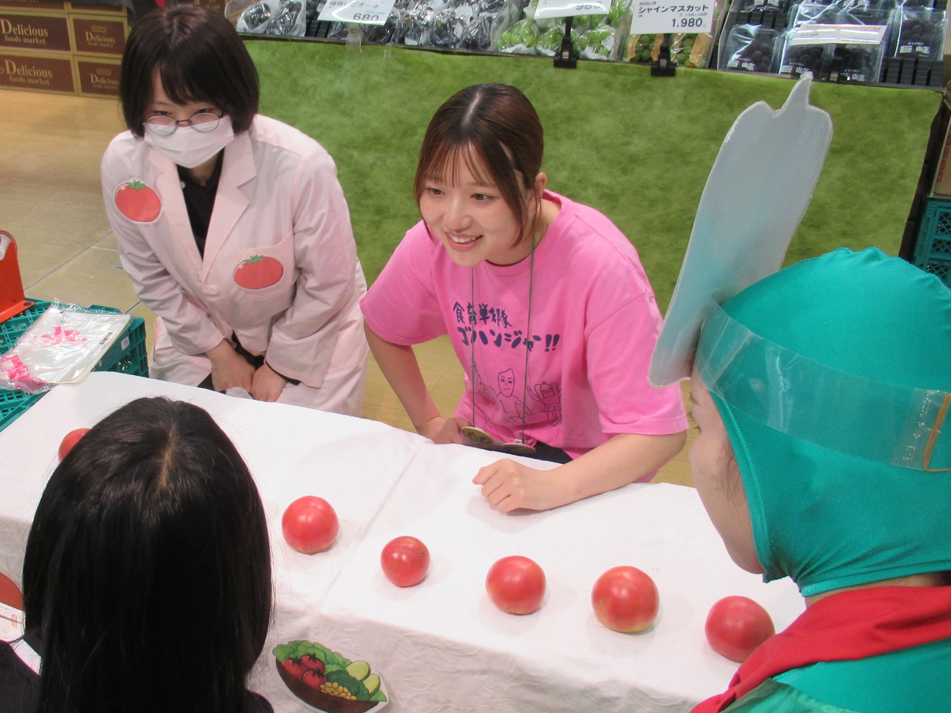 We conducted a food education activity titled 'Let's deliver delicious ...