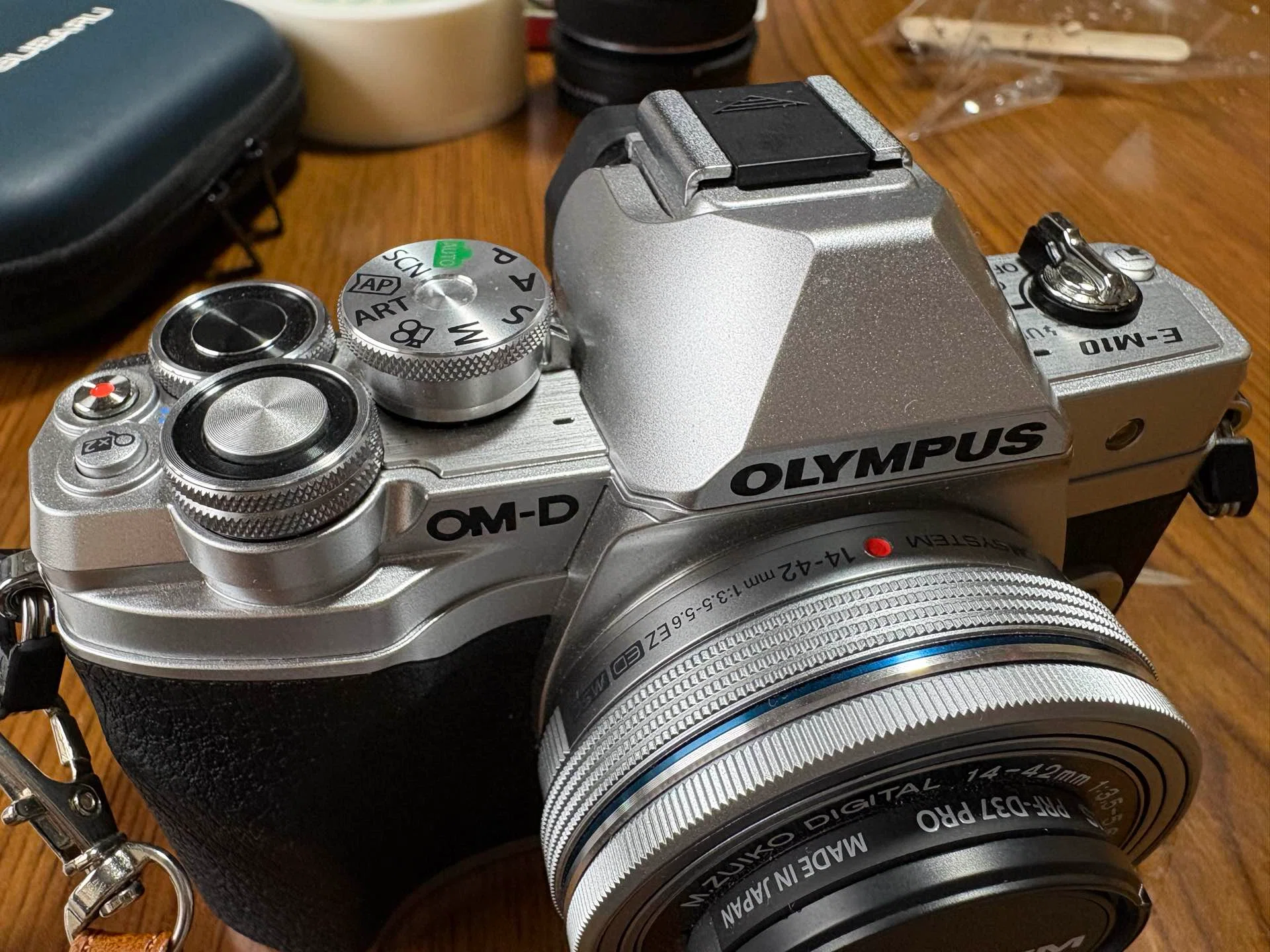 OM SYSTEM PENが出ましたね我がEM-M10と比べてみた｜SuzukenSambar