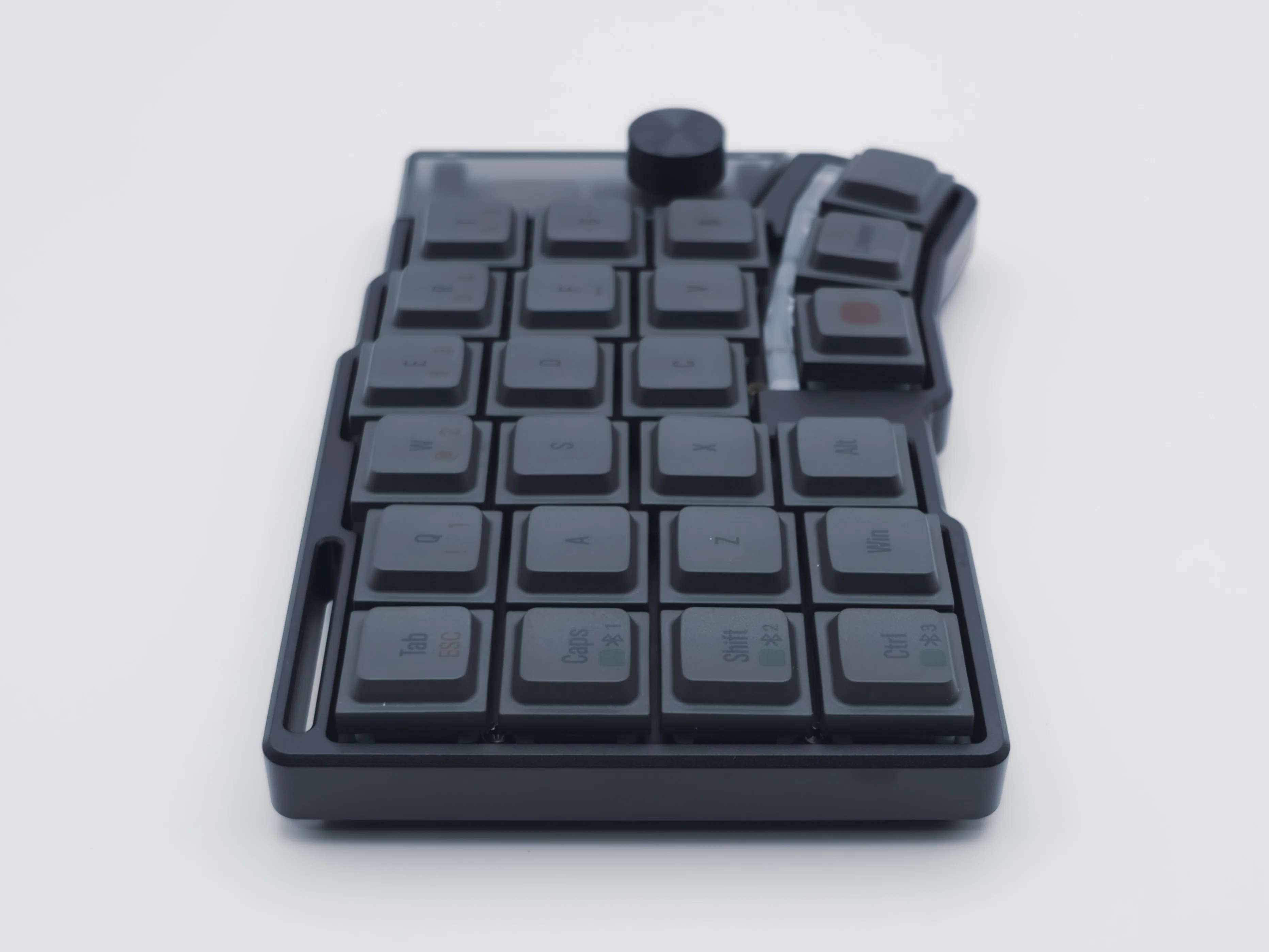 Cornix LP】不便さから解放された今、完全ワイヤレス分割キーボード